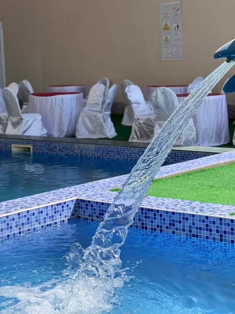 Swimming pool in Ibra Plaza Hotel