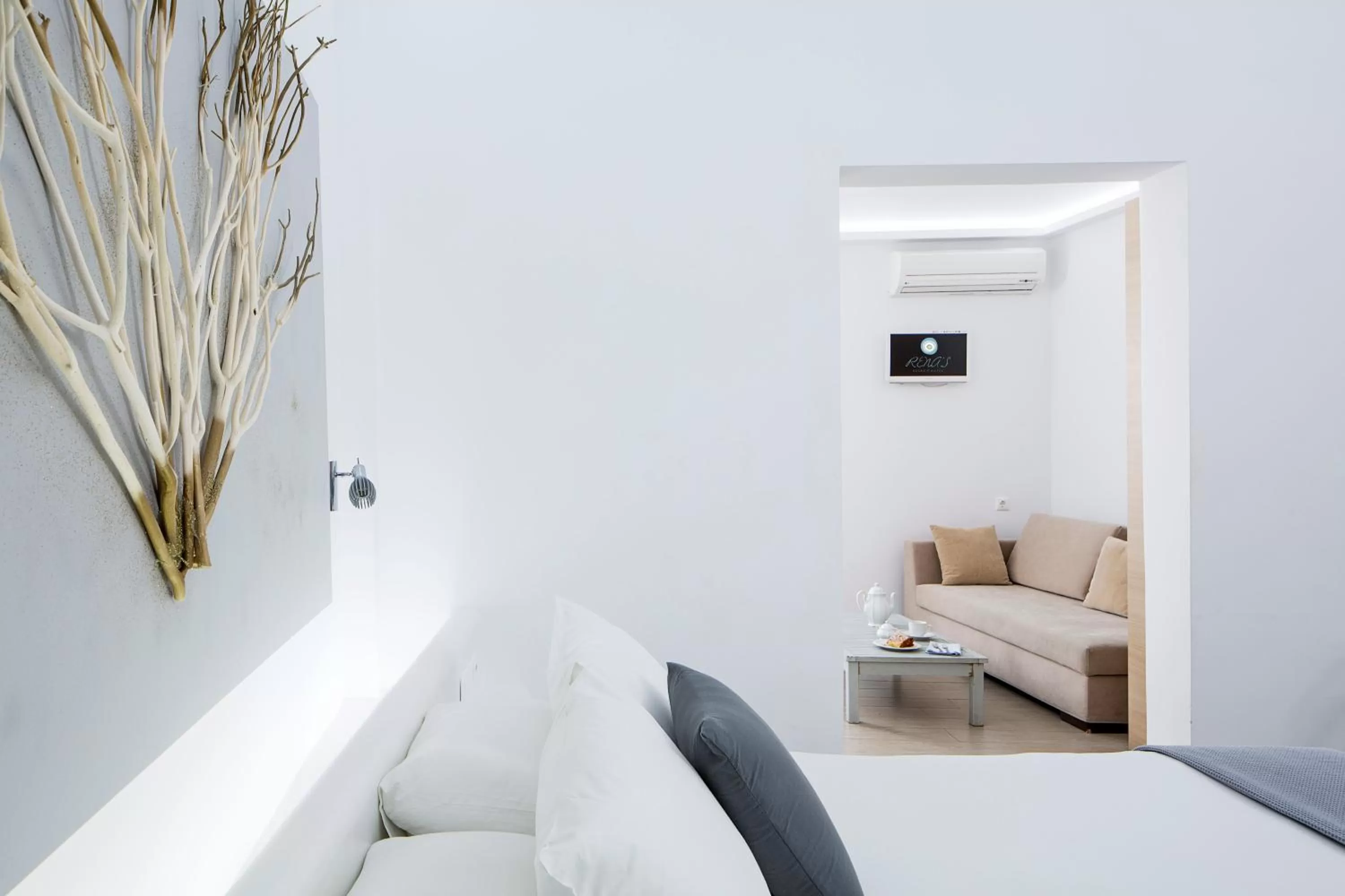 Photo of the whole room in Callia Retreat Suites - Adults Only