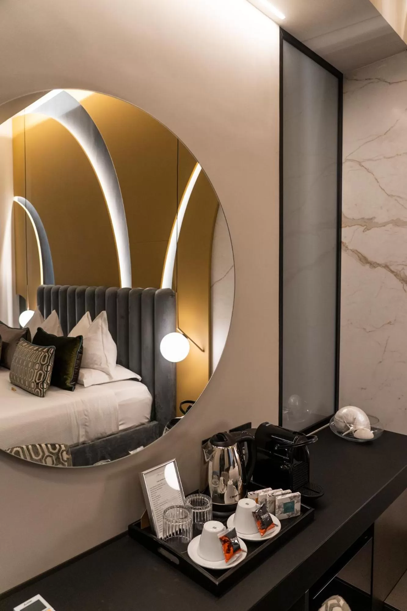 Coffee/tea facilities, Bed in Relais sul Mare Boutique Hotel