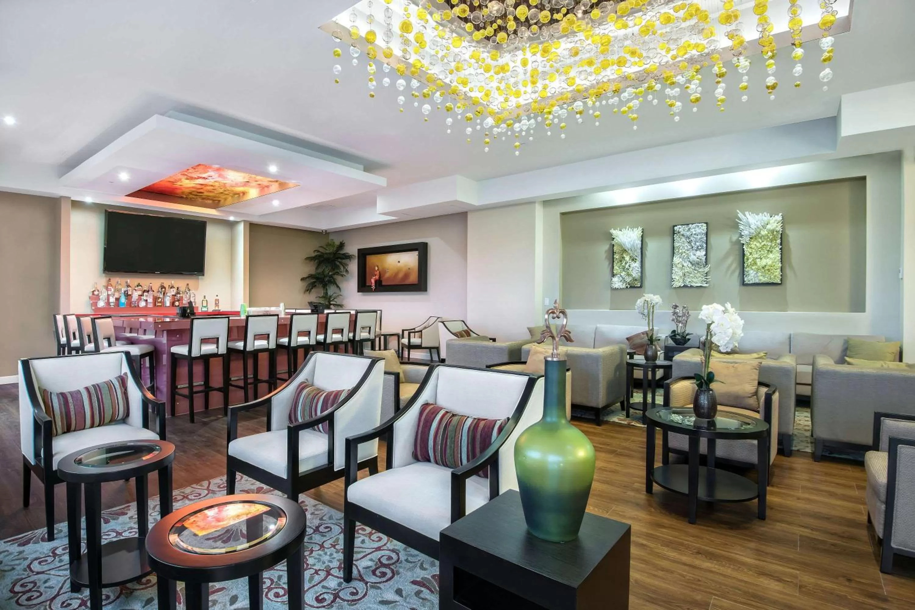 Lounge or bar in Hawthorn Extended Stay by Wyndham McAllen