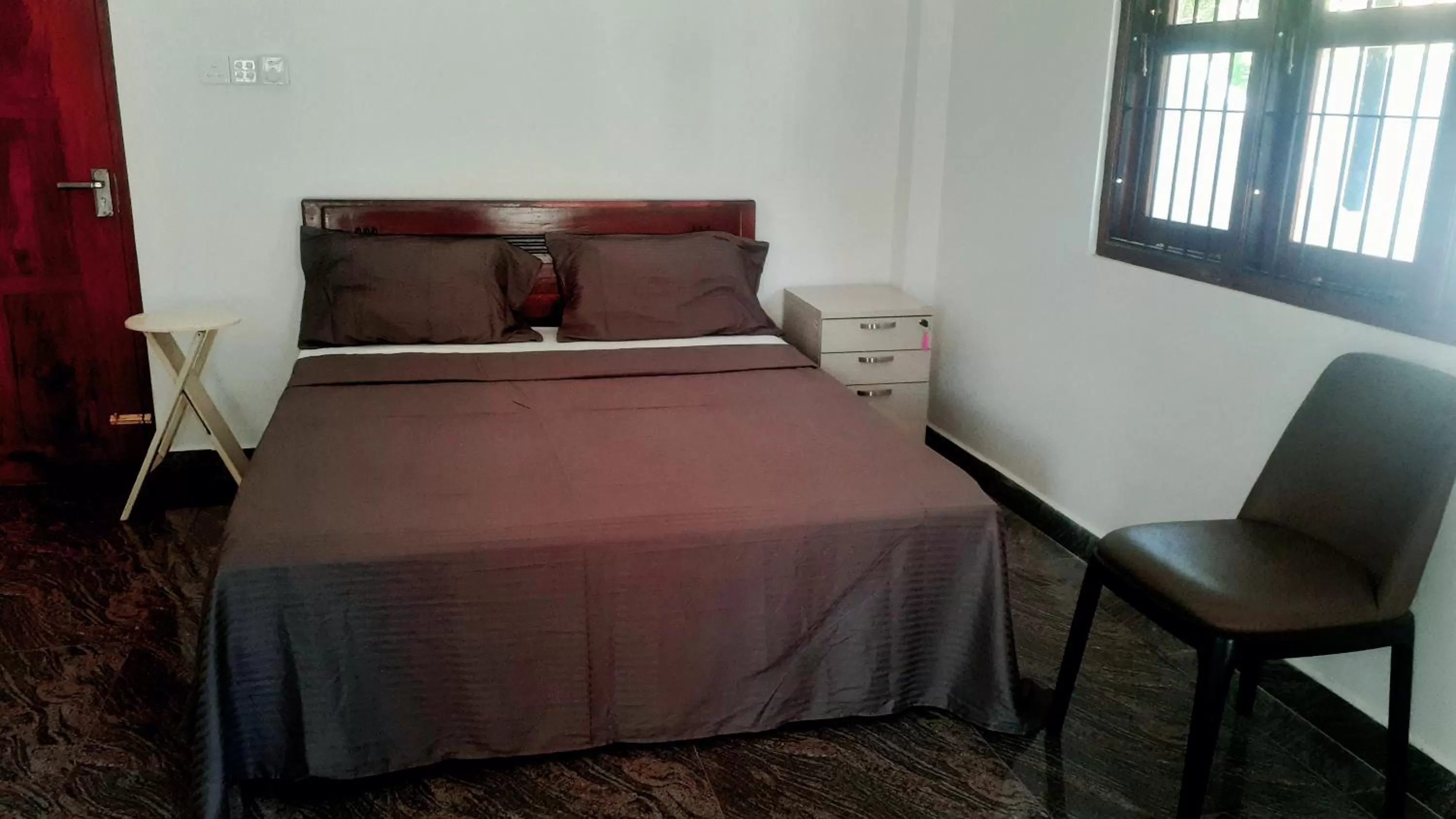 Bed in Airport Layover B&B