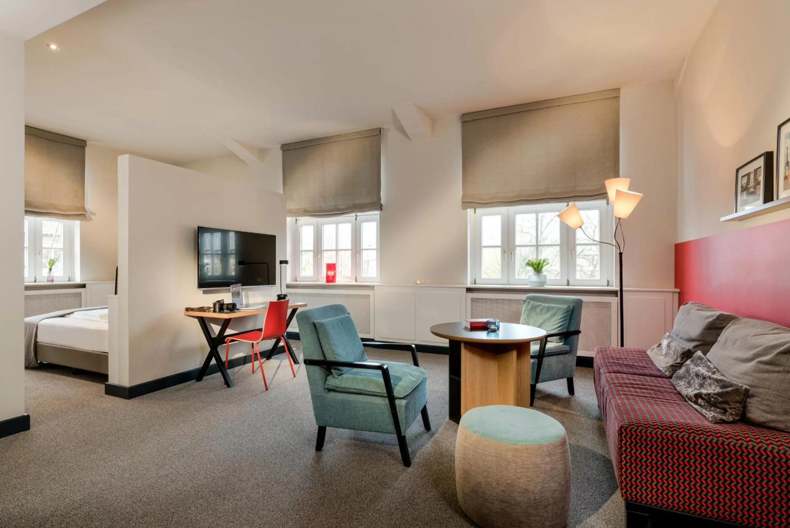 Living room, Bed in Apartment040