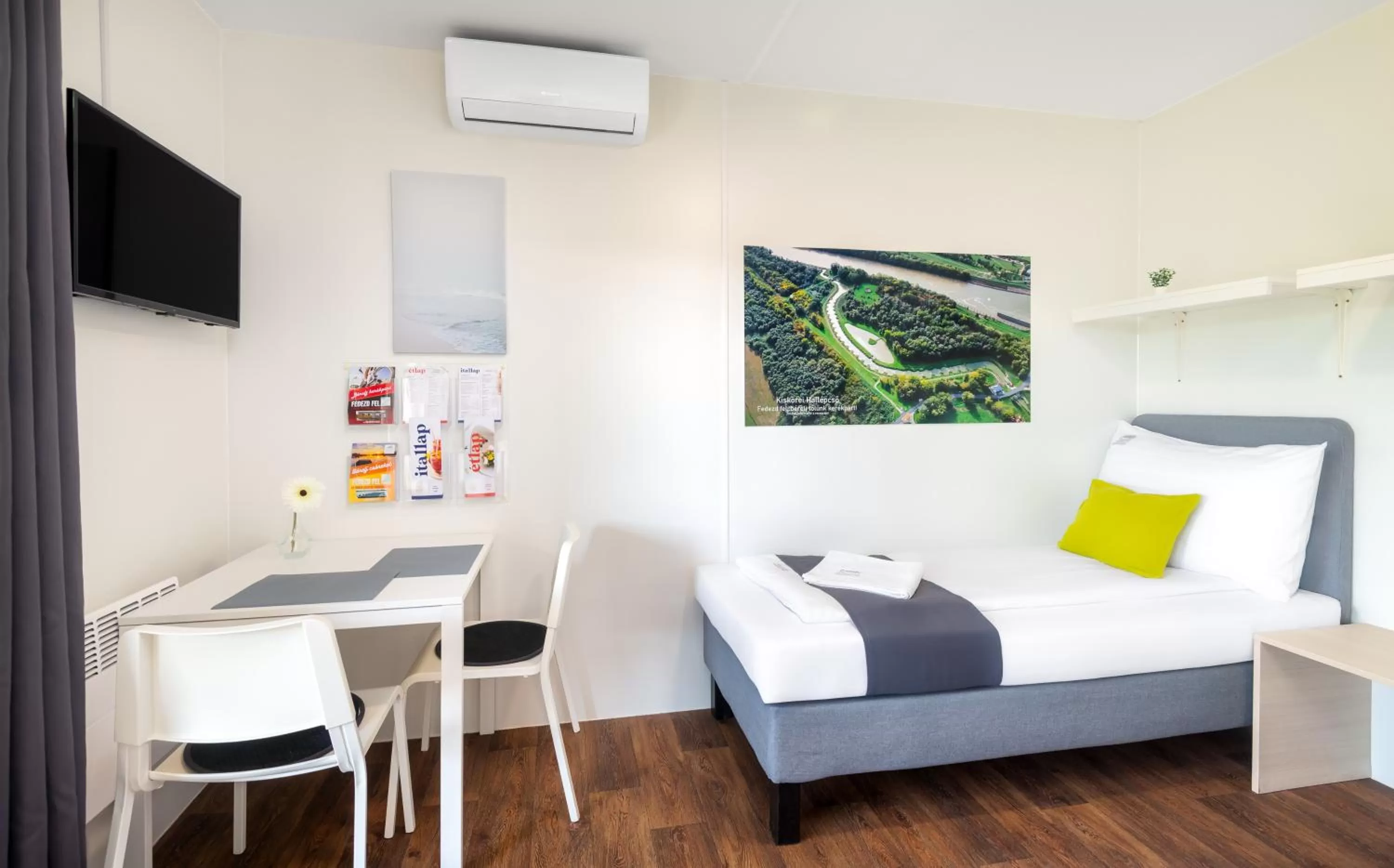 Day, Bed in Tisza-tó Apartmanpark