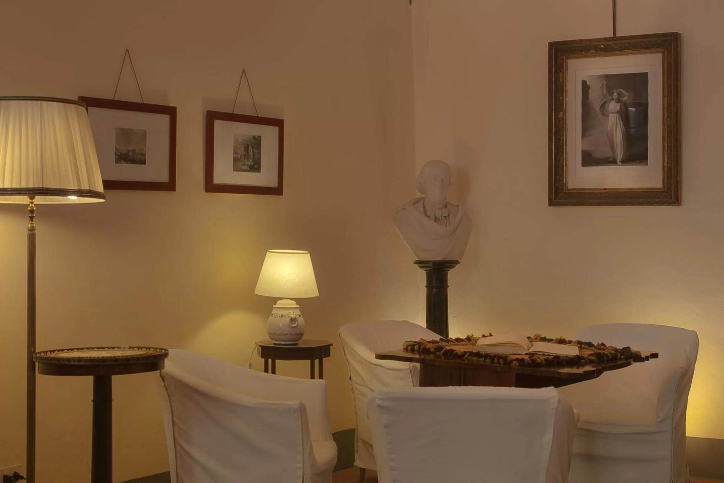 Lobby or reception in Hotel L'Antico Pozzo