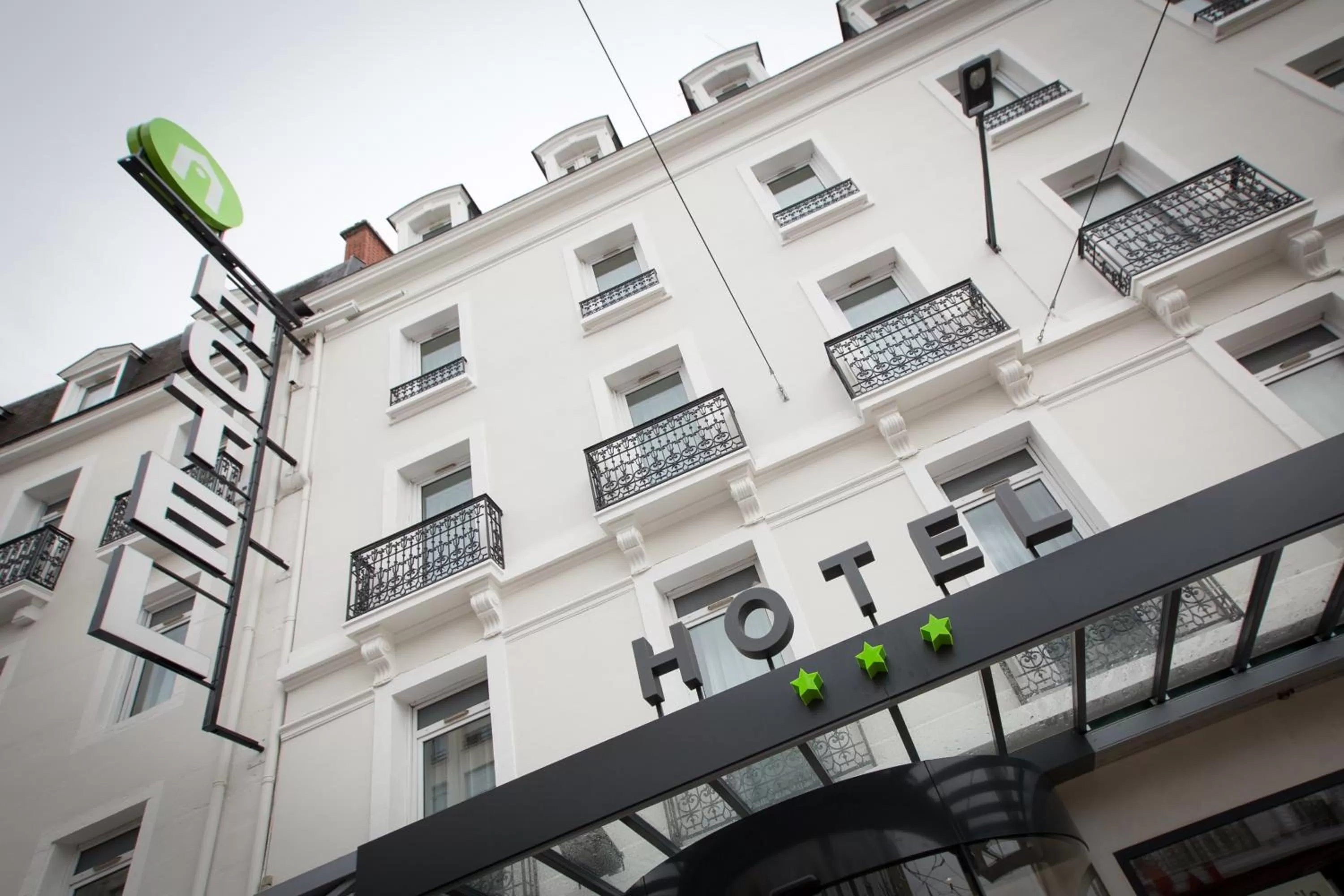 Property building in Campanile Dijon Centre - Gare