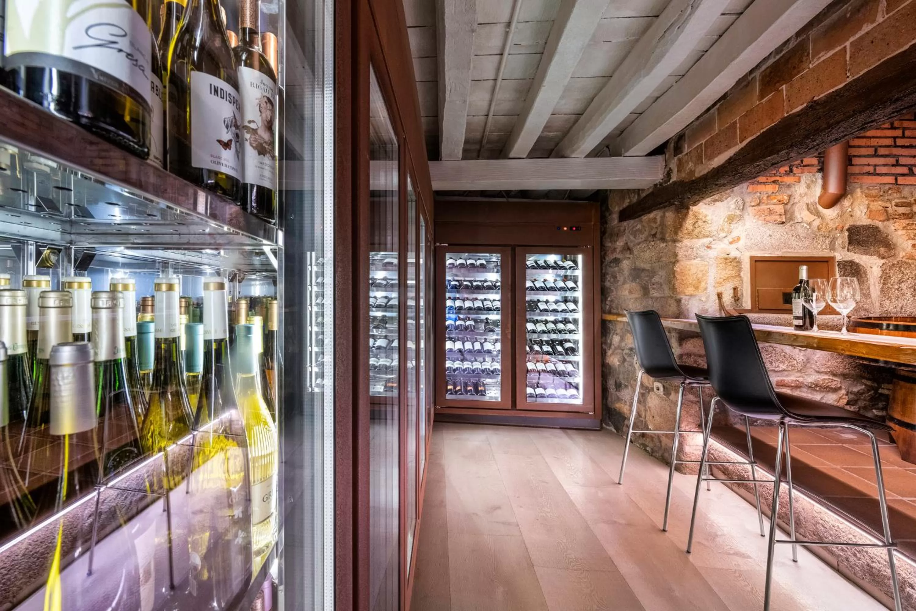 Restaurant/places to eat in Mas Tapiolas