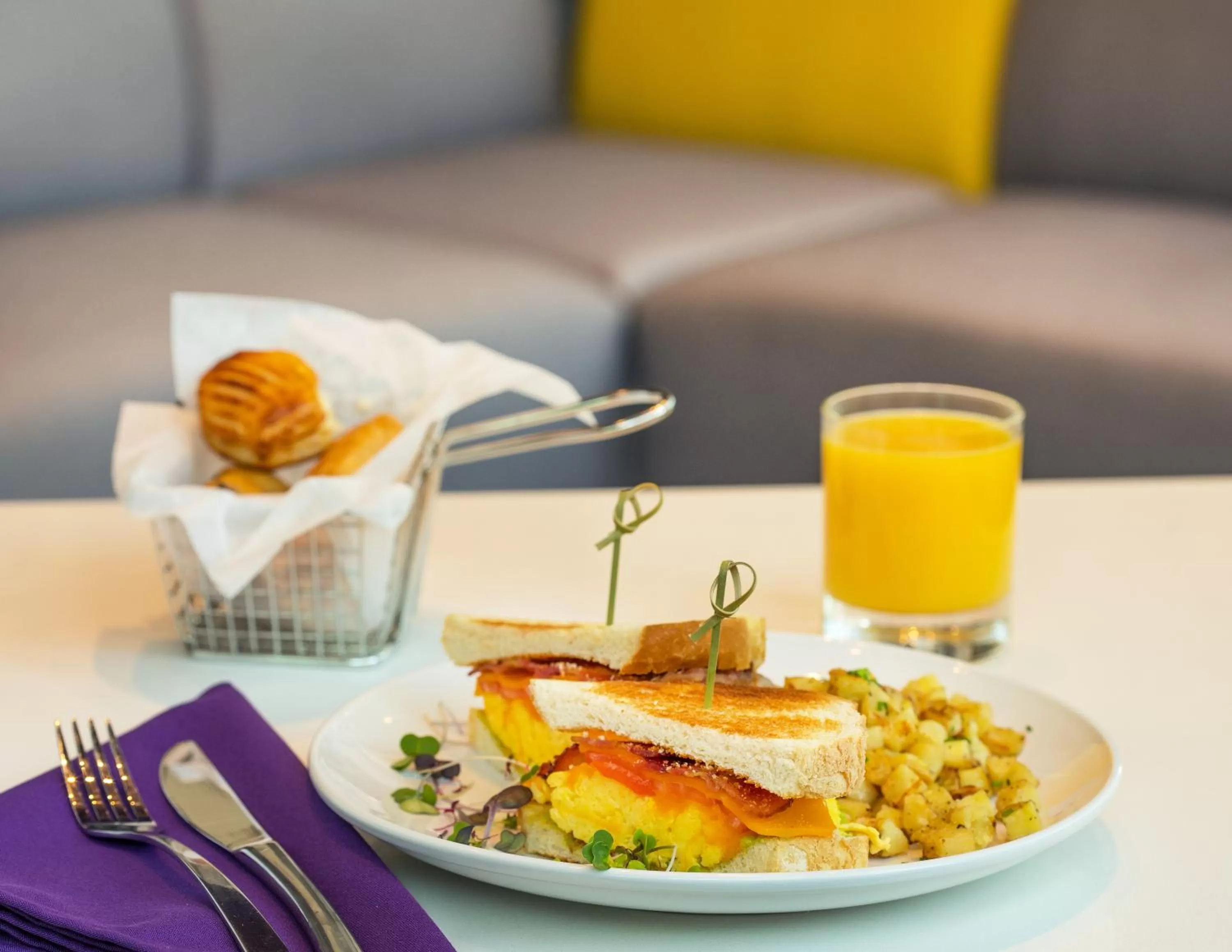 Food and drinks in YOTEL Boston