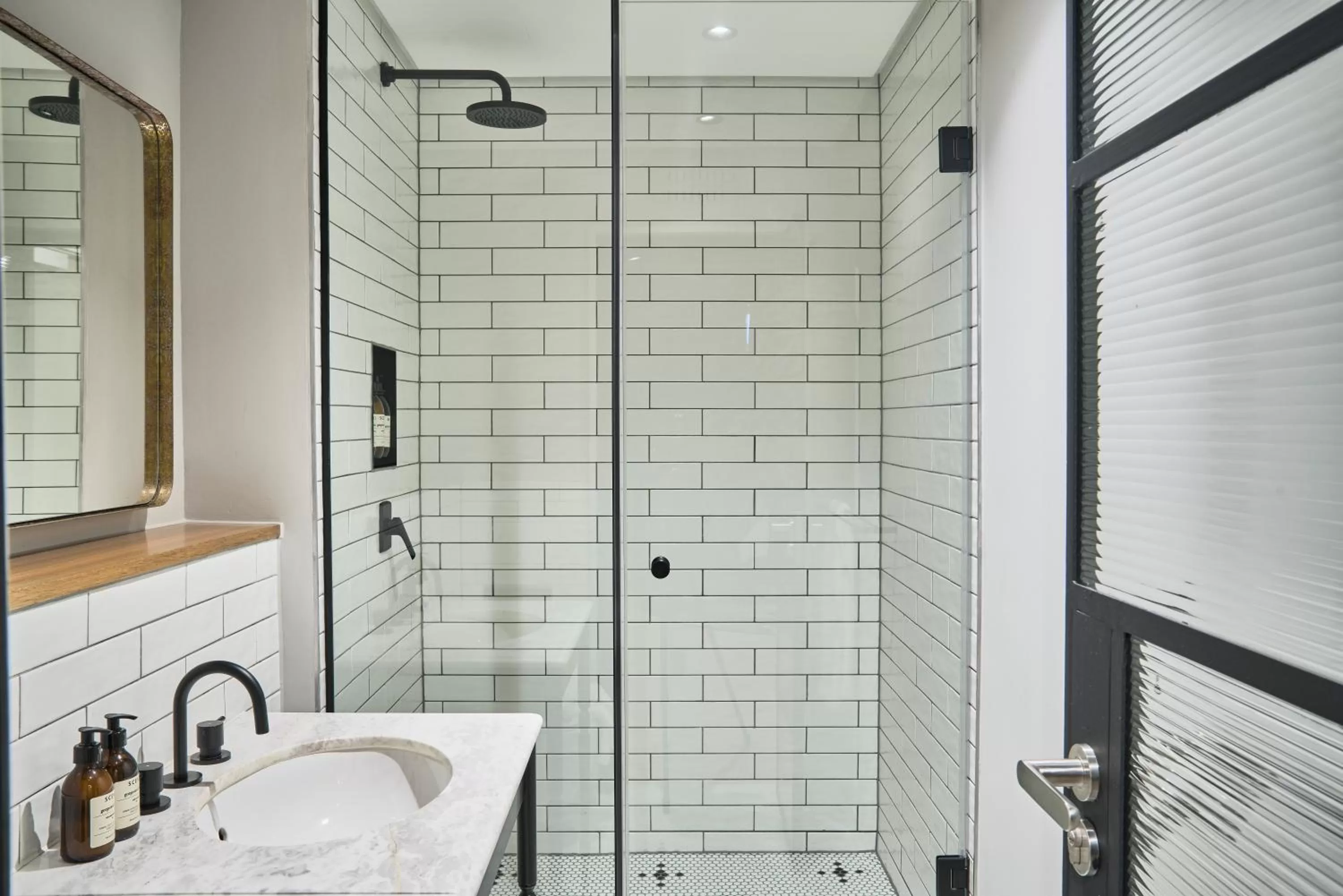 Shower in Gorgeous George by Design Hotels ™