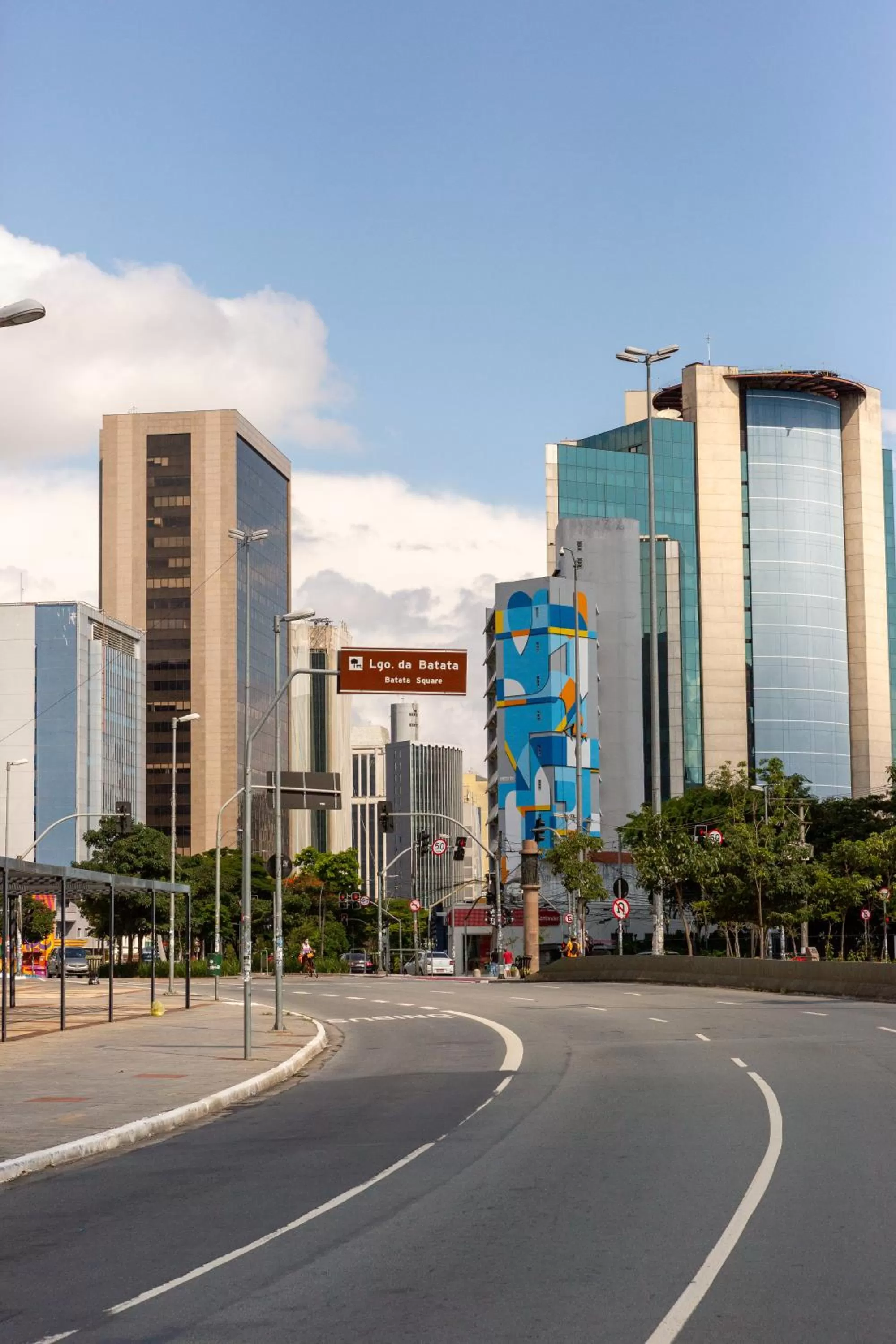 Street view in ibis Styles SP Faria Lima