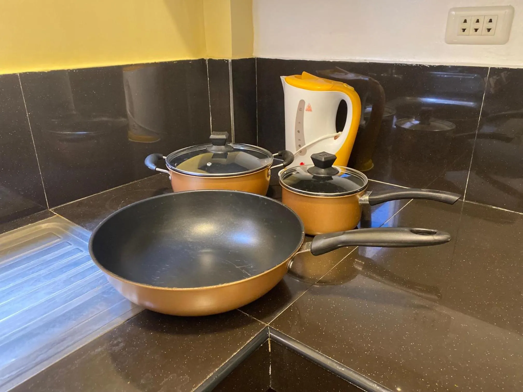 Kitchen or kitchenette in Papa Freds Beach Resort