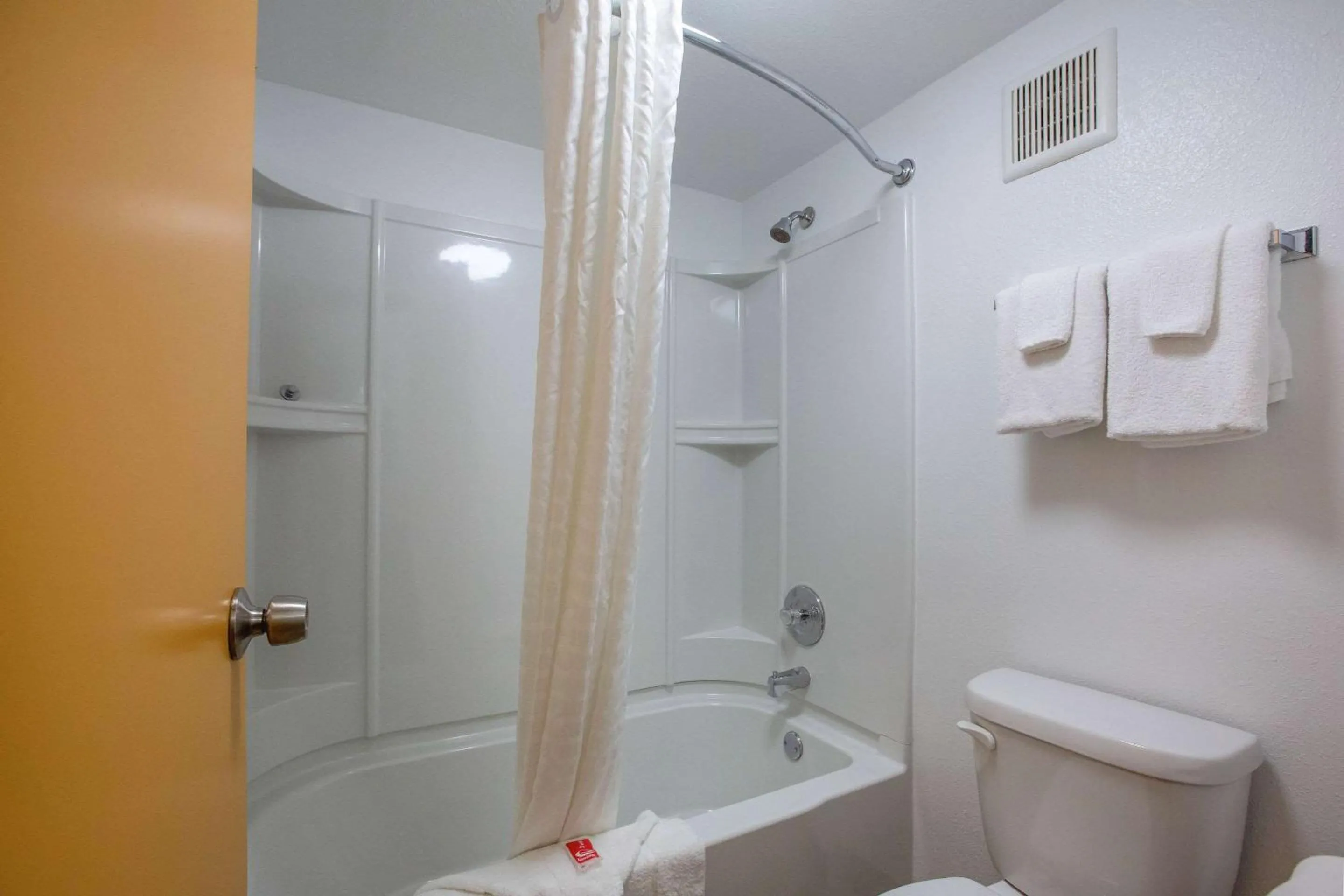 Bathroom in Econo Lodge