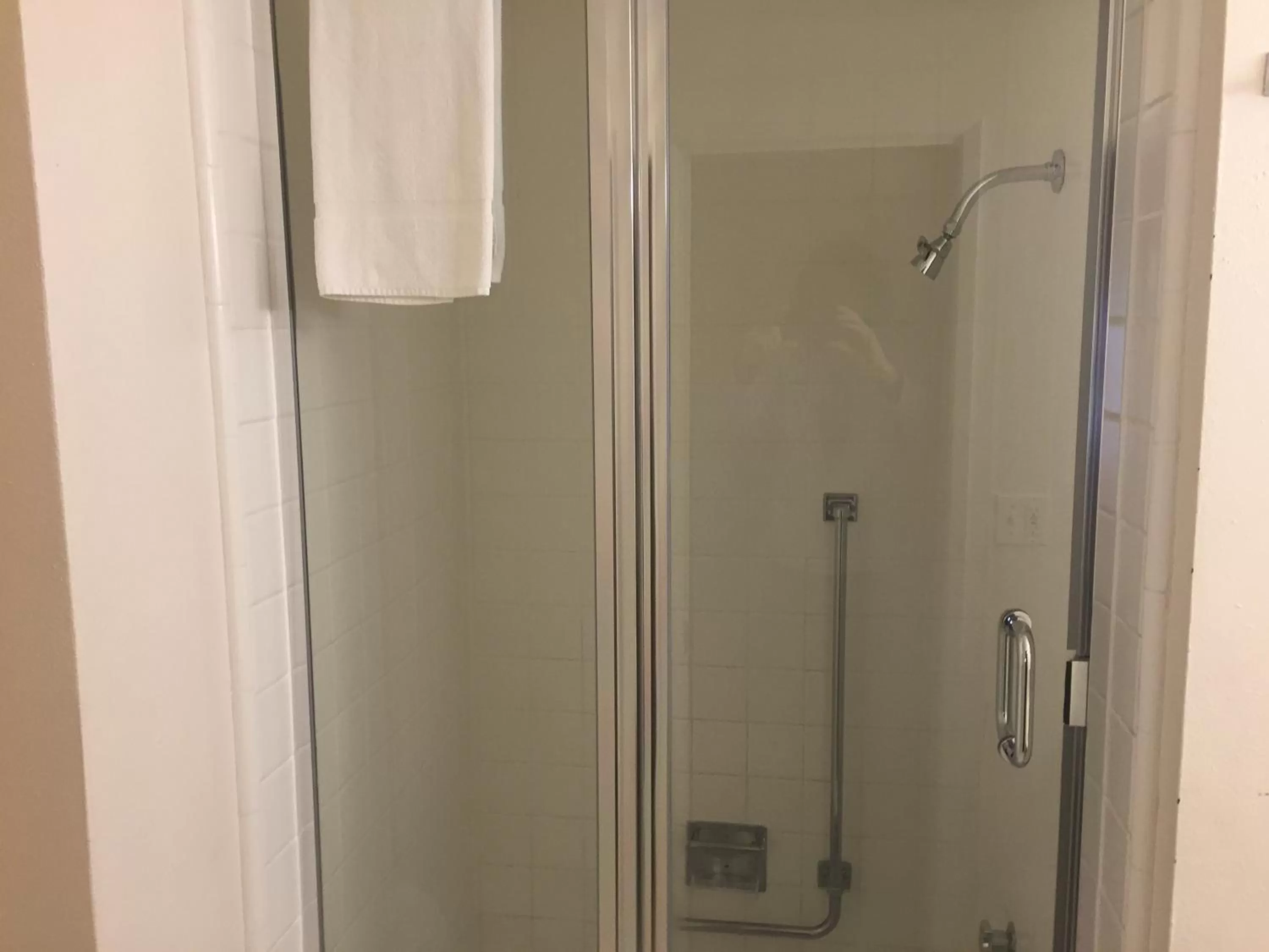 Shower in Hotel Amari