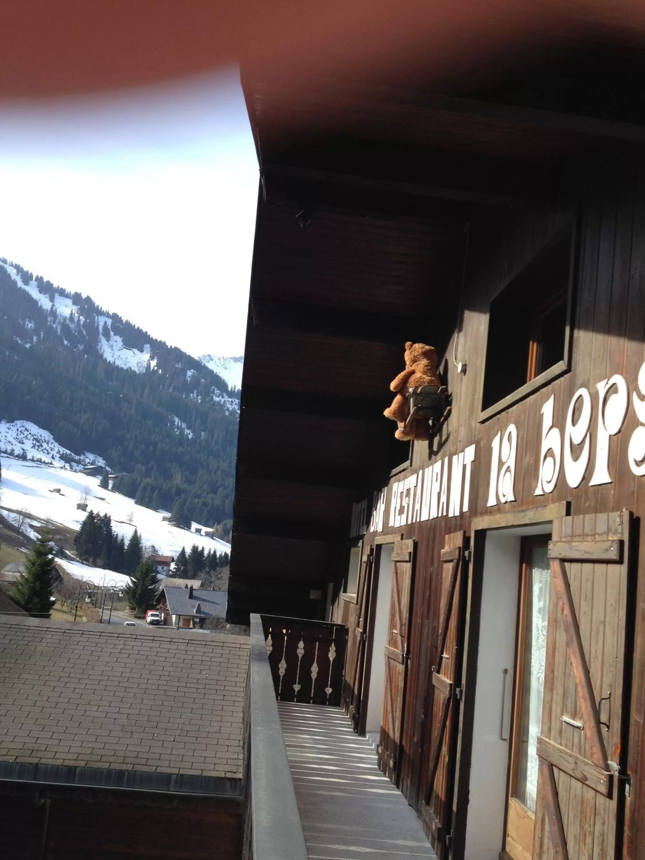 Facade/entrance, Winter in Hotel Bergerie Chatel