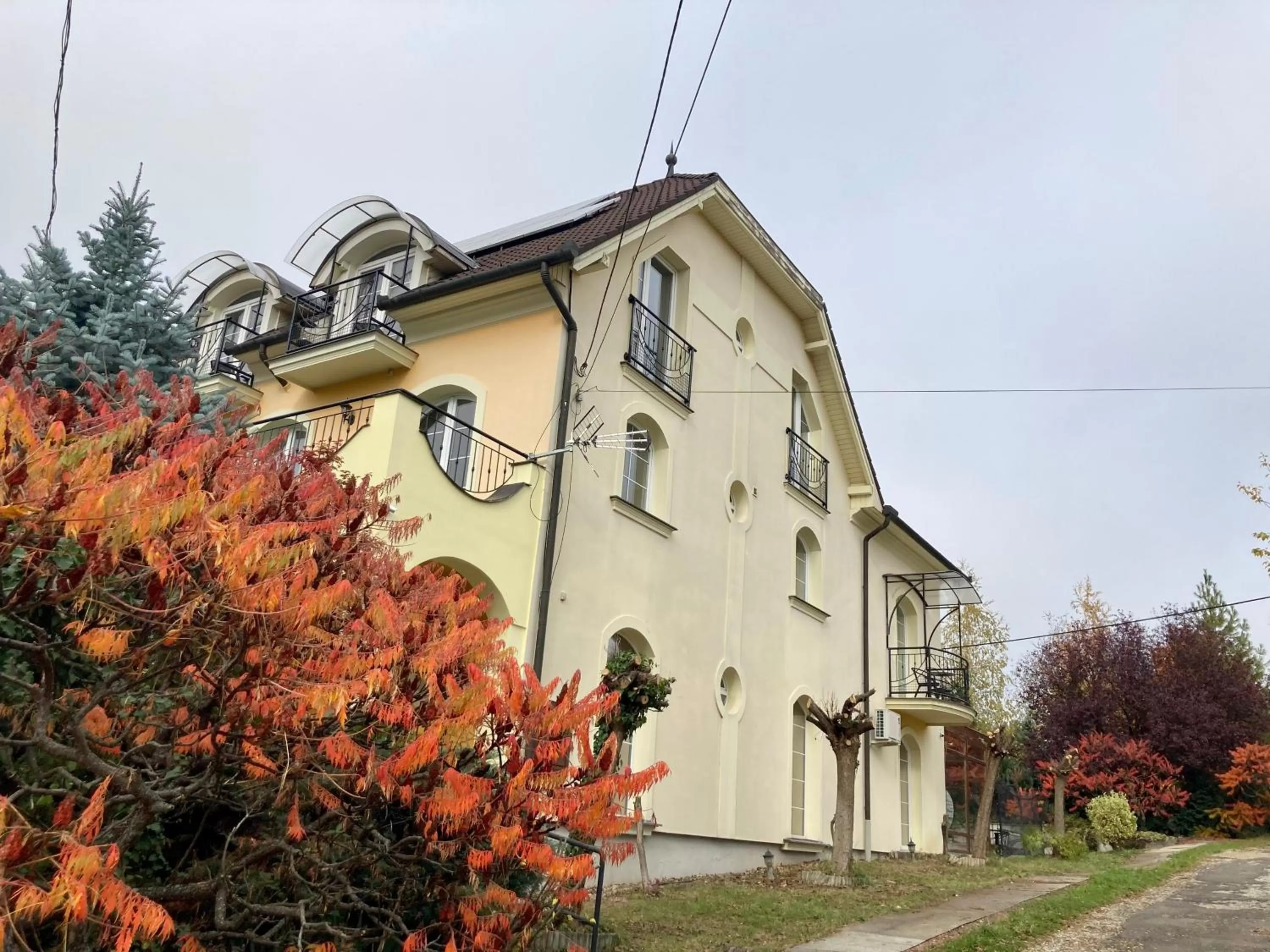 Property Building in Villa Panoráma