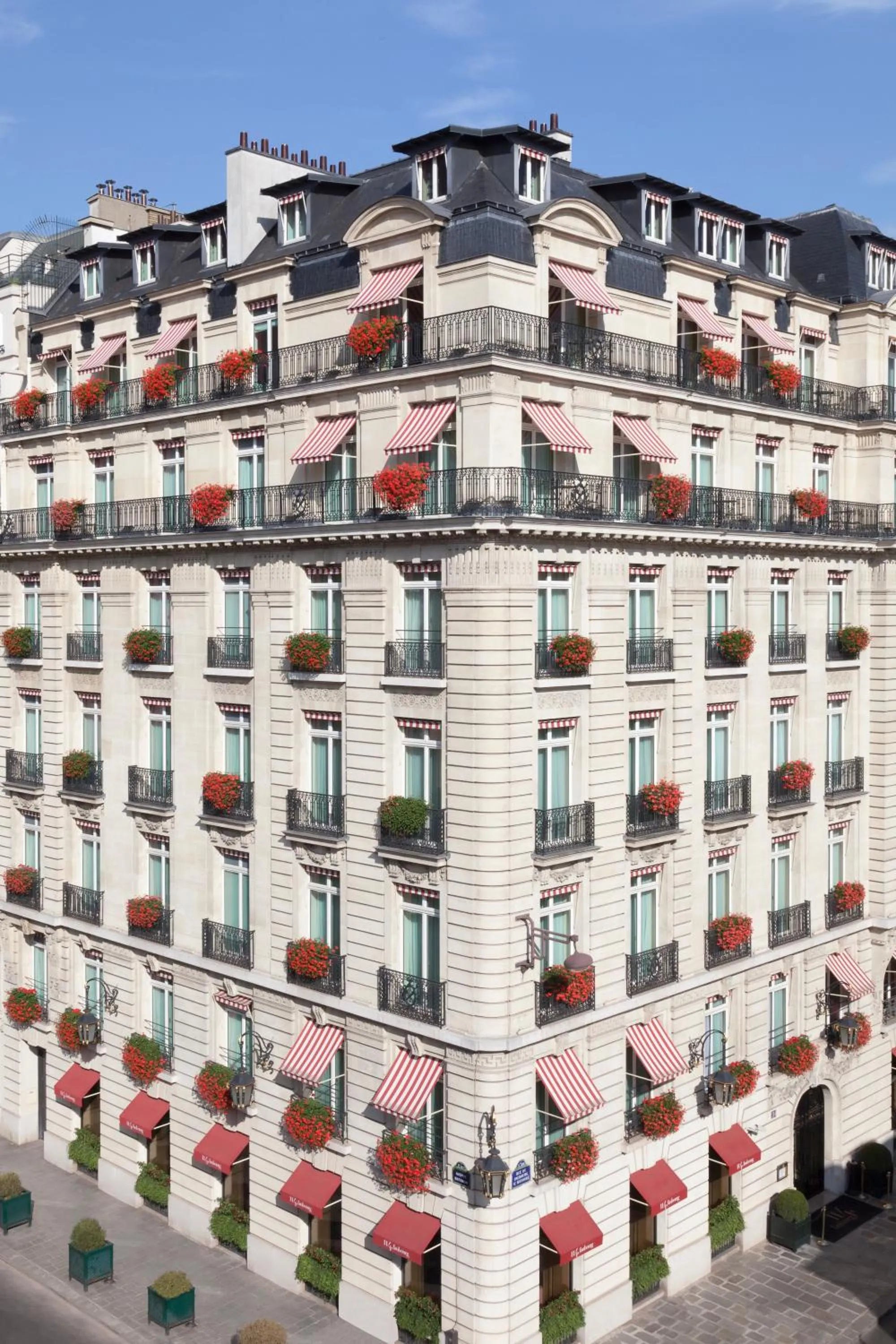 Facade/entrance in Le Bristol Paris, Oetker Hotels