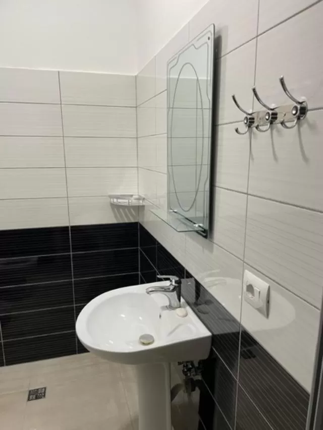 Shower in "Frogs House" Hotel & Restorant Slow Food