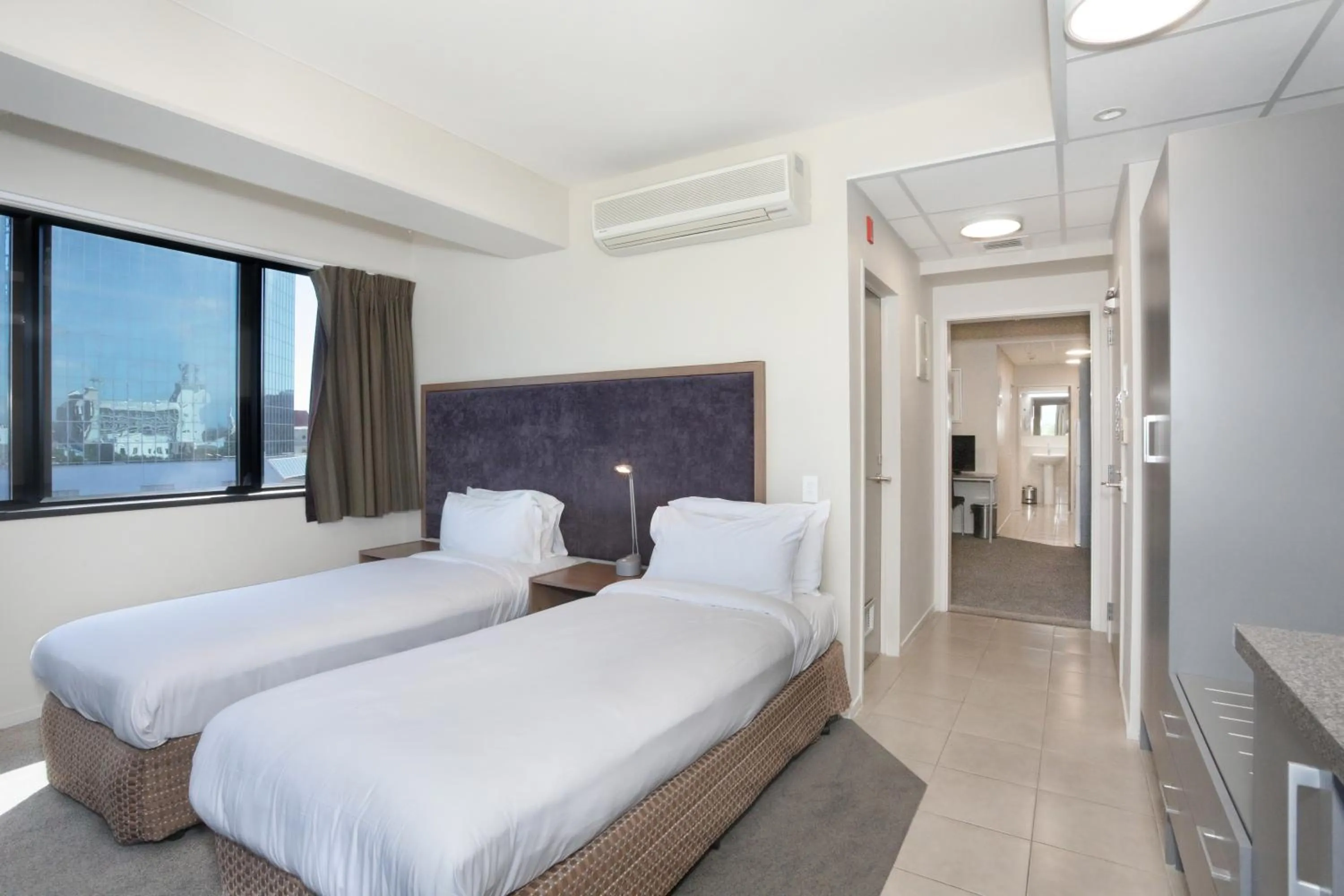 Bedroom, Bed in Quality Suites Central Square