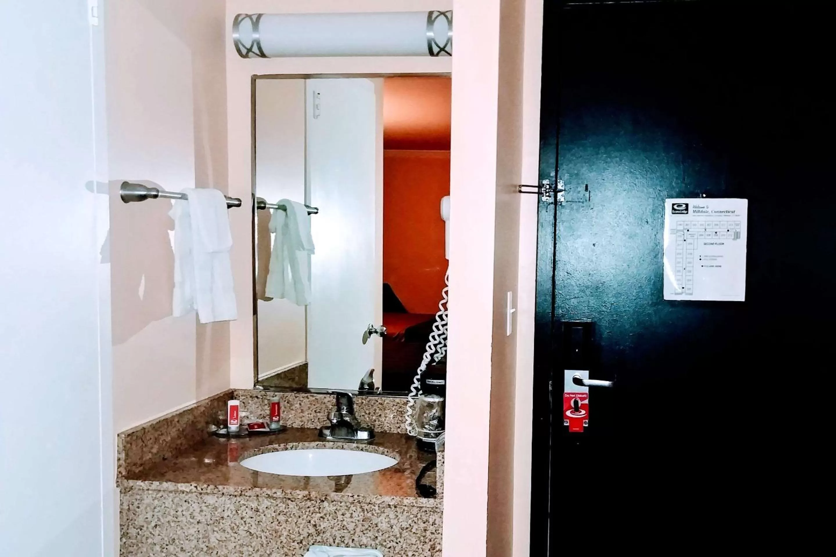 Bathroom in Econo Lodge Milldale - Southington