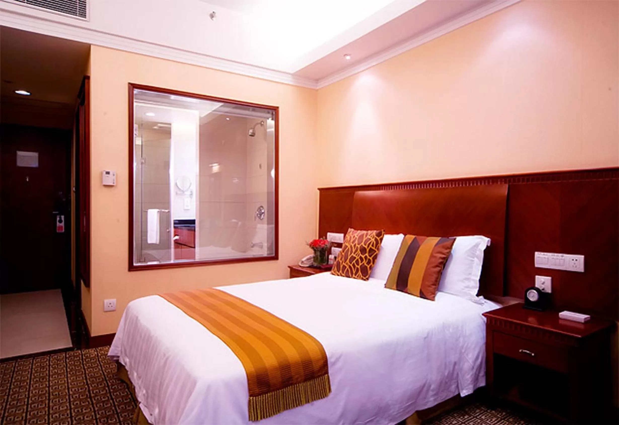 Photo of the whole room, Bed in Ramada by Wyndham Pearl Guangzhou
