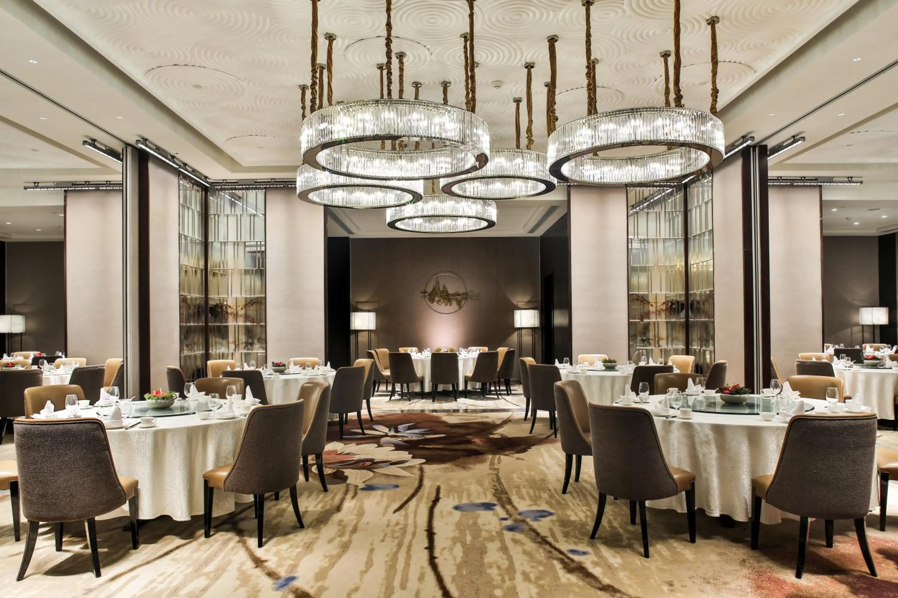 Restaurant/places to eat in Crowne Plaza Chengdu Wenjiang by IHG