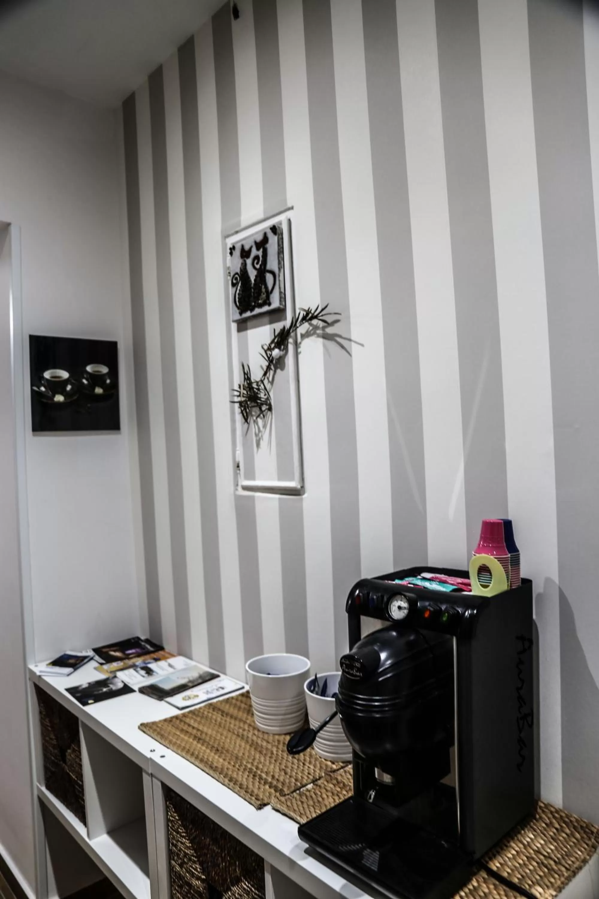 Restaurant/places to eat in B&B Caracciolo 109