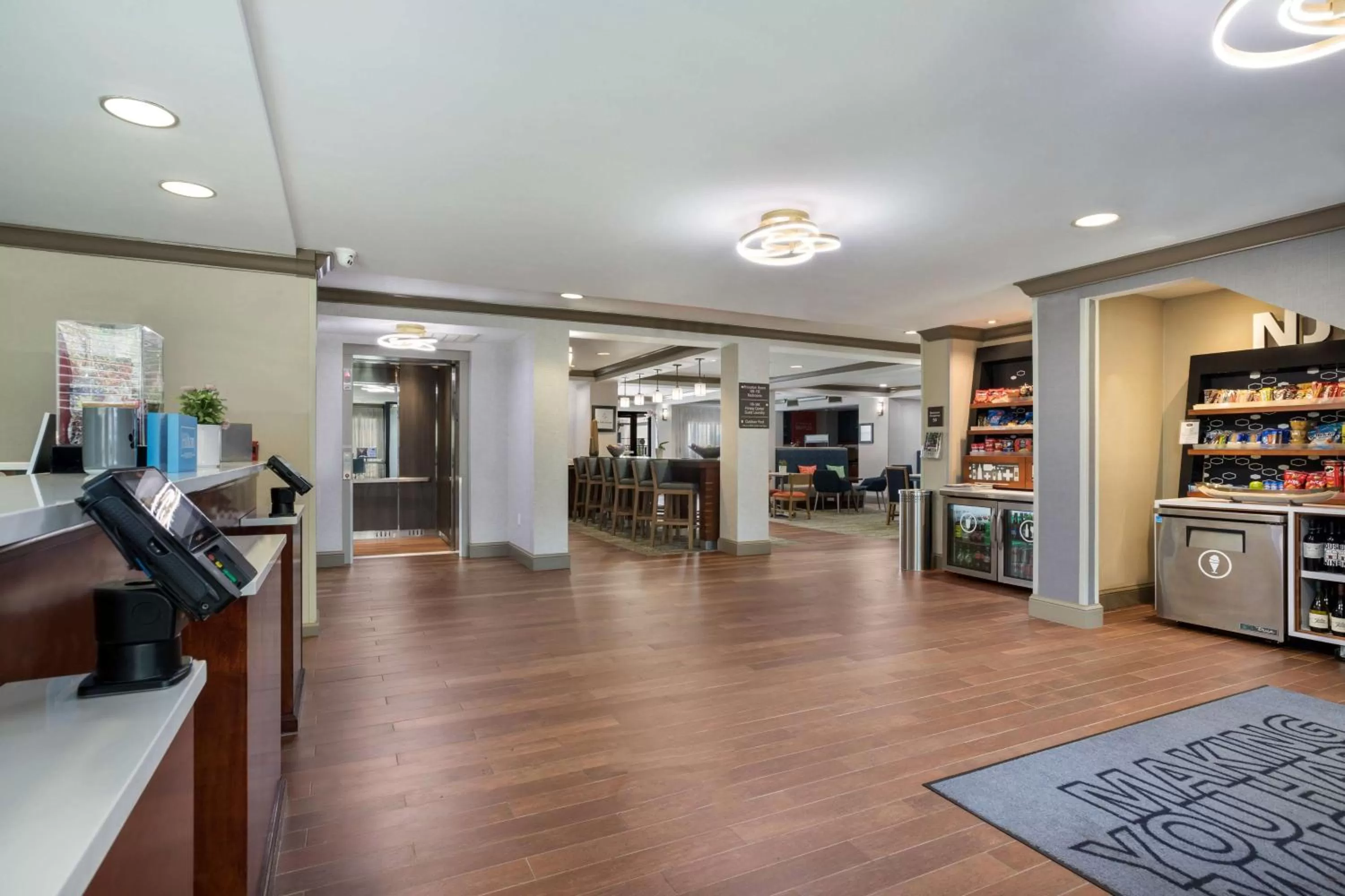 Dining area in Hampton Inn Princeton