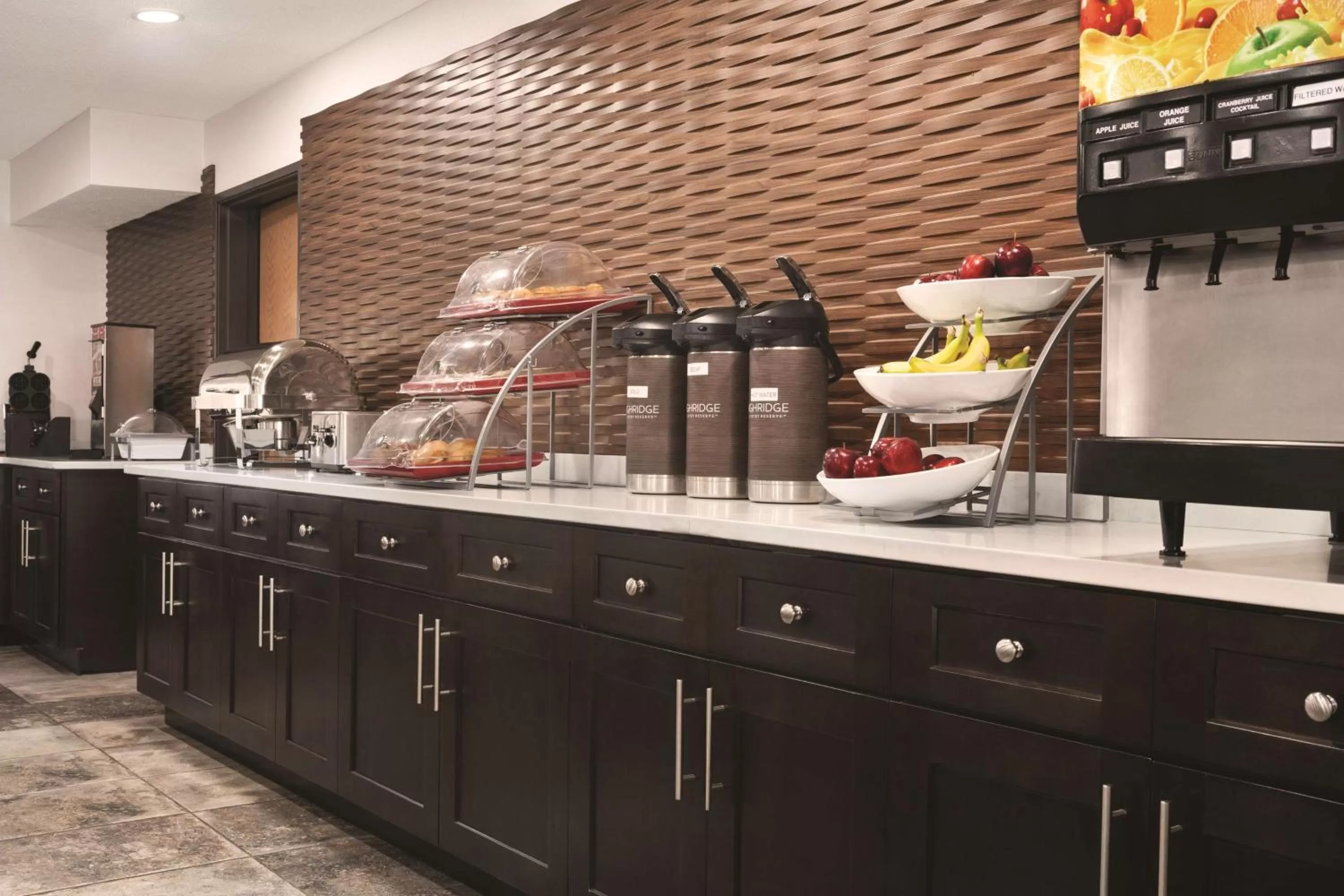 Breakfast, Kitchen/Kitchenette in Country Inn & Suites by Radisson, Auburn, IN