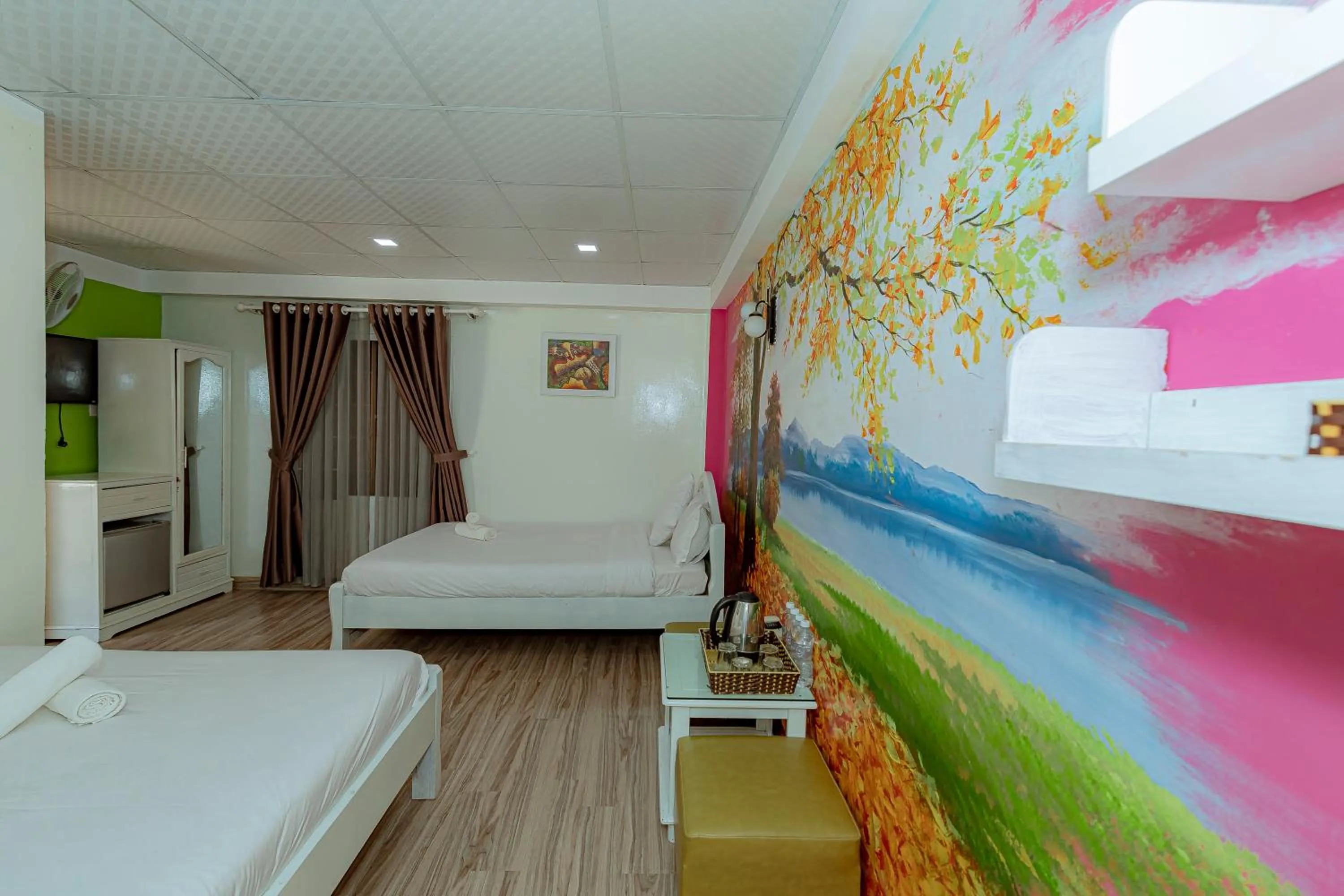 Ken's Backpackers Hotel