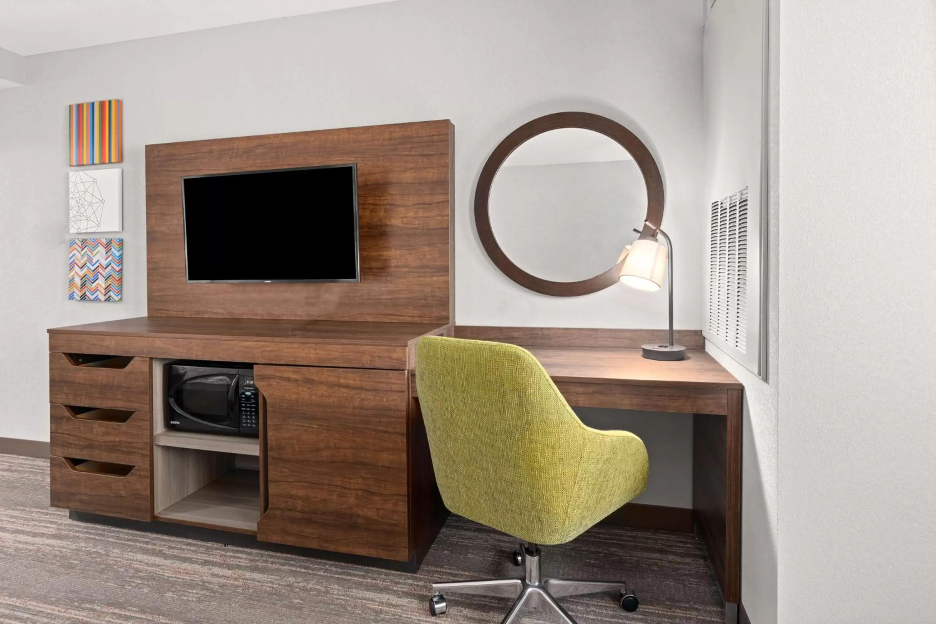 Bedroom in Hampton Inn & Suites Burlington