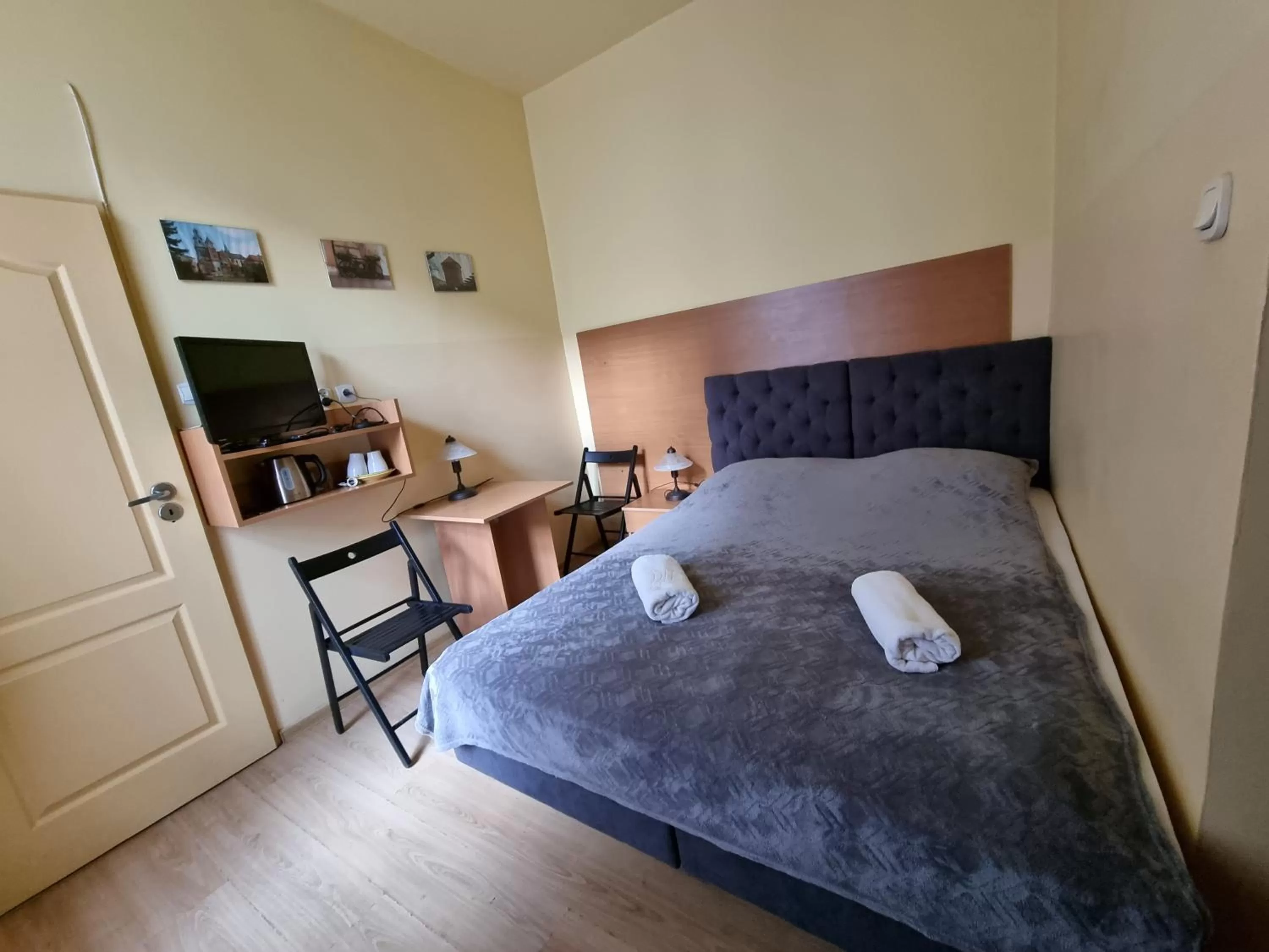 Budget Double Room in Résidence Tournet