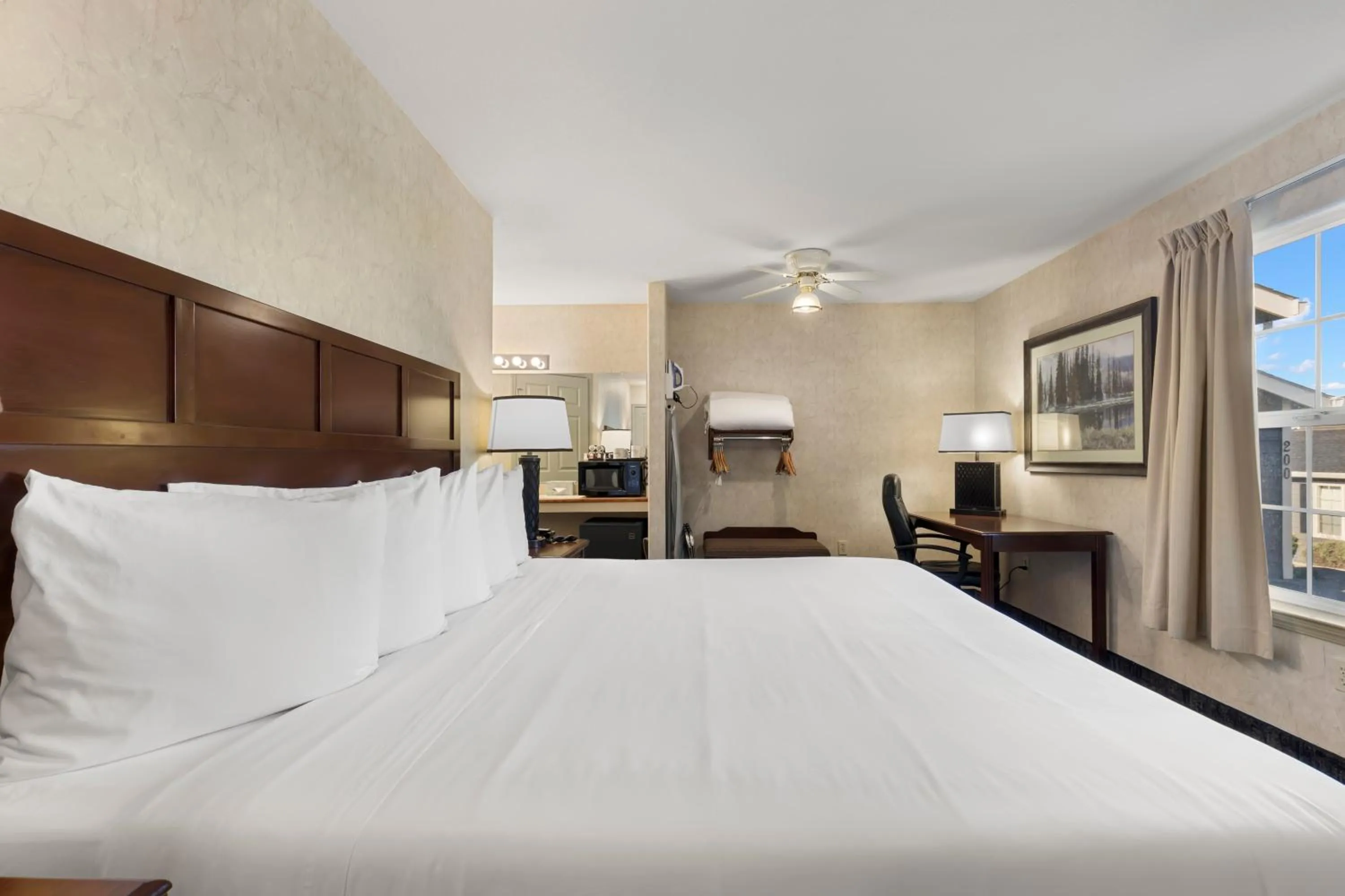 Bed in Beach House Inn