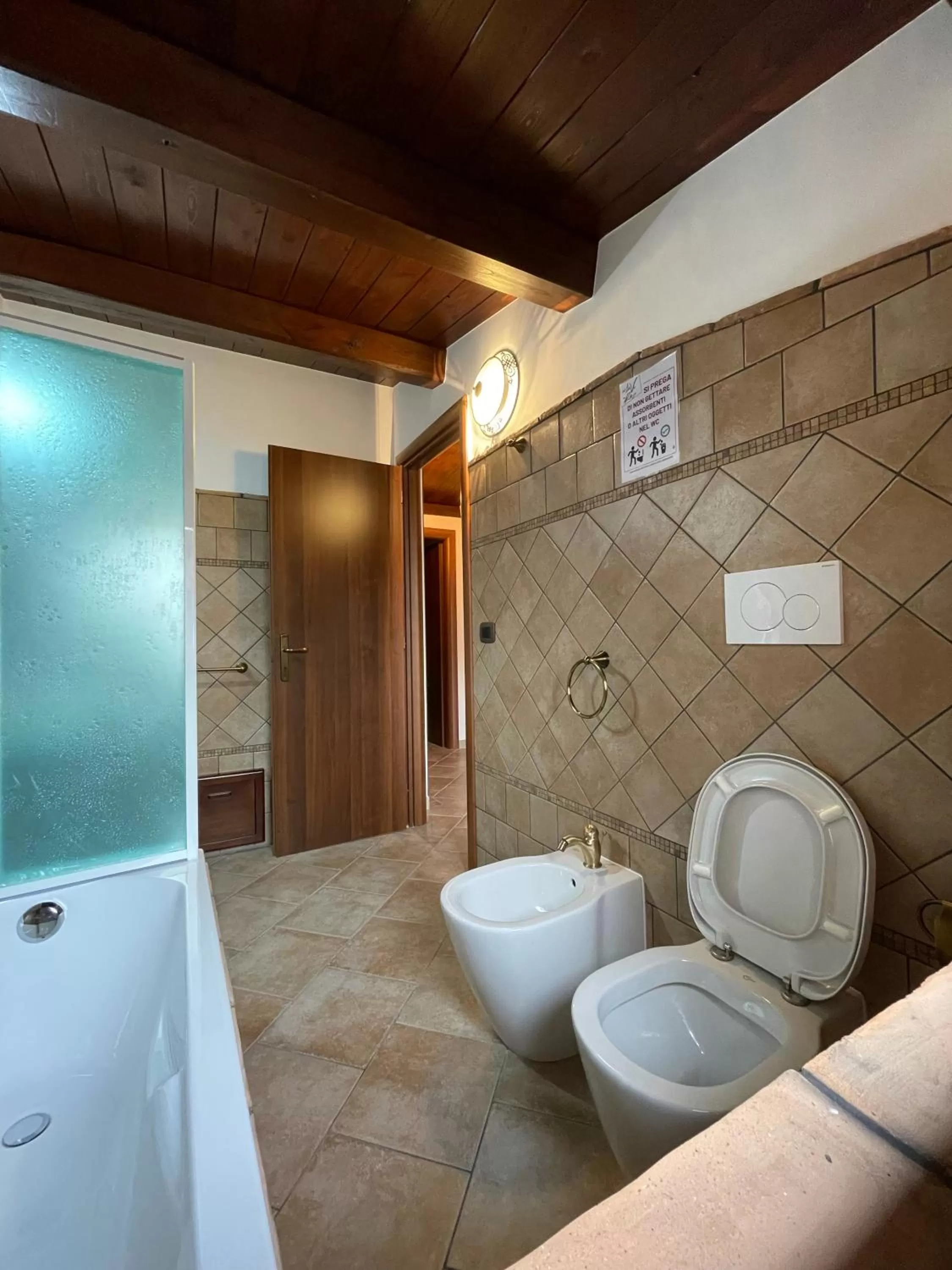 Bathroom in La Vie En Rose