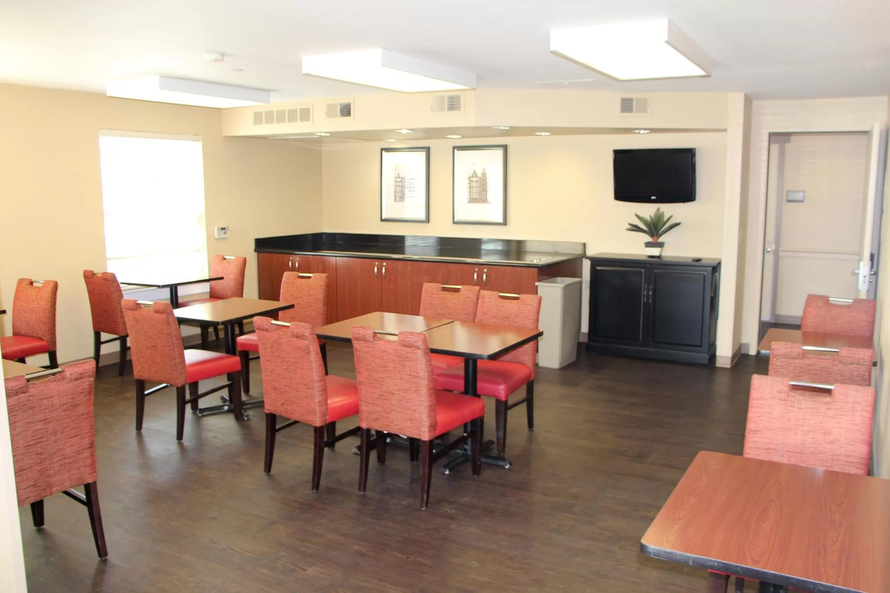 Lounge or bar in Extended Stay America Suites - Portland - Hillsboro