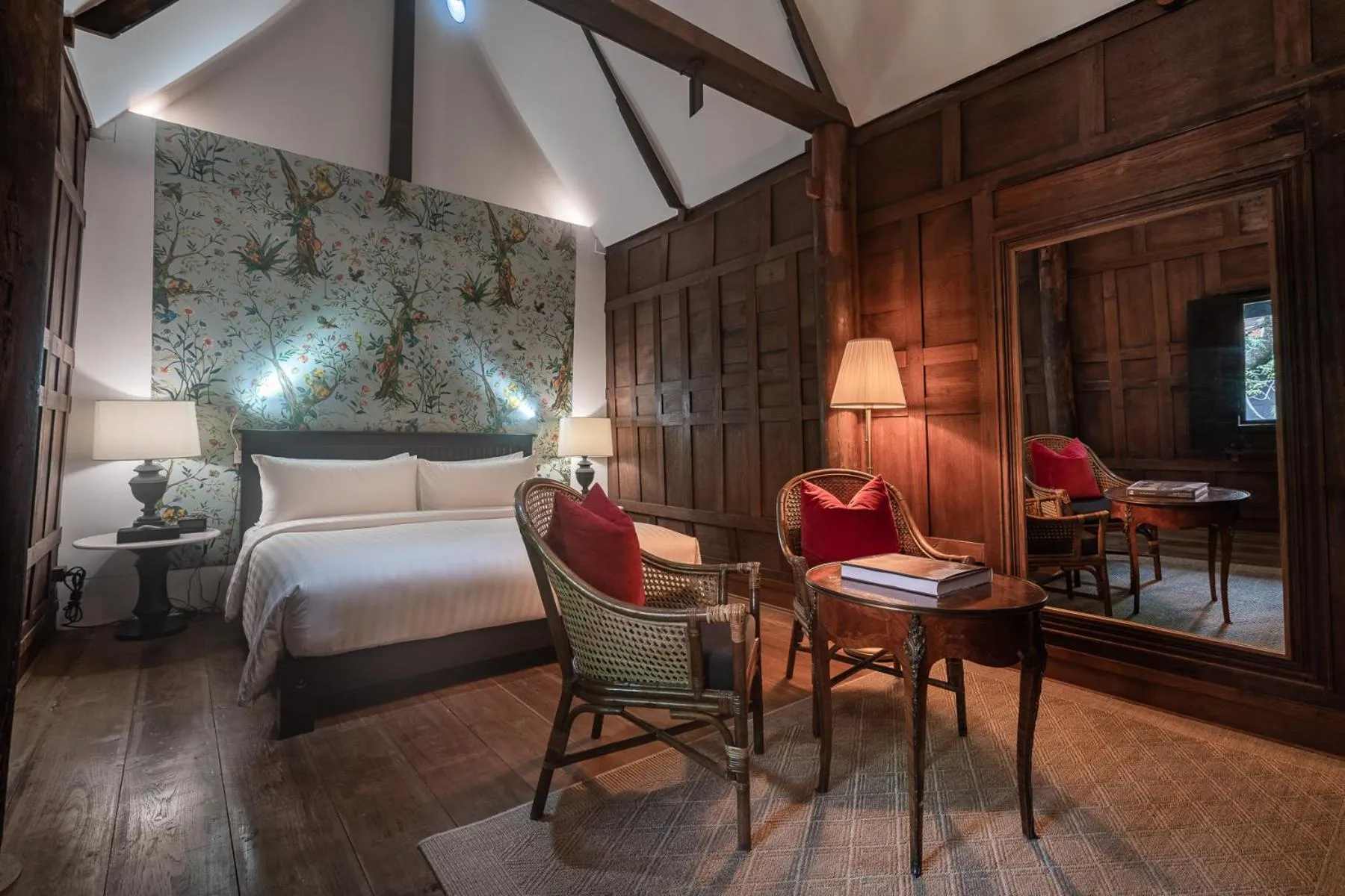 Bed in Villa Mahabhirom