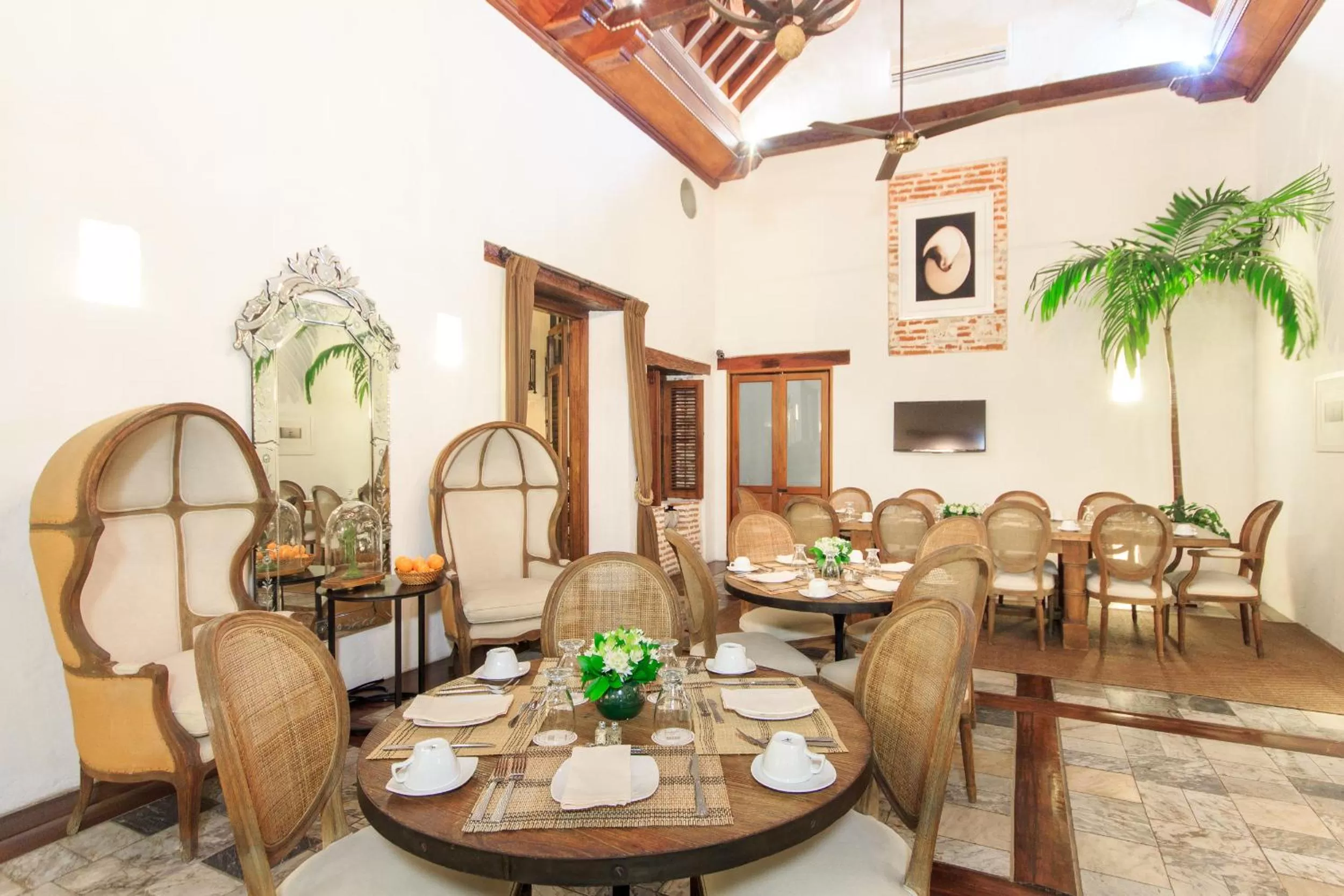 Restaurant/places to eat in Hotel Boutique Casa del Coliseo