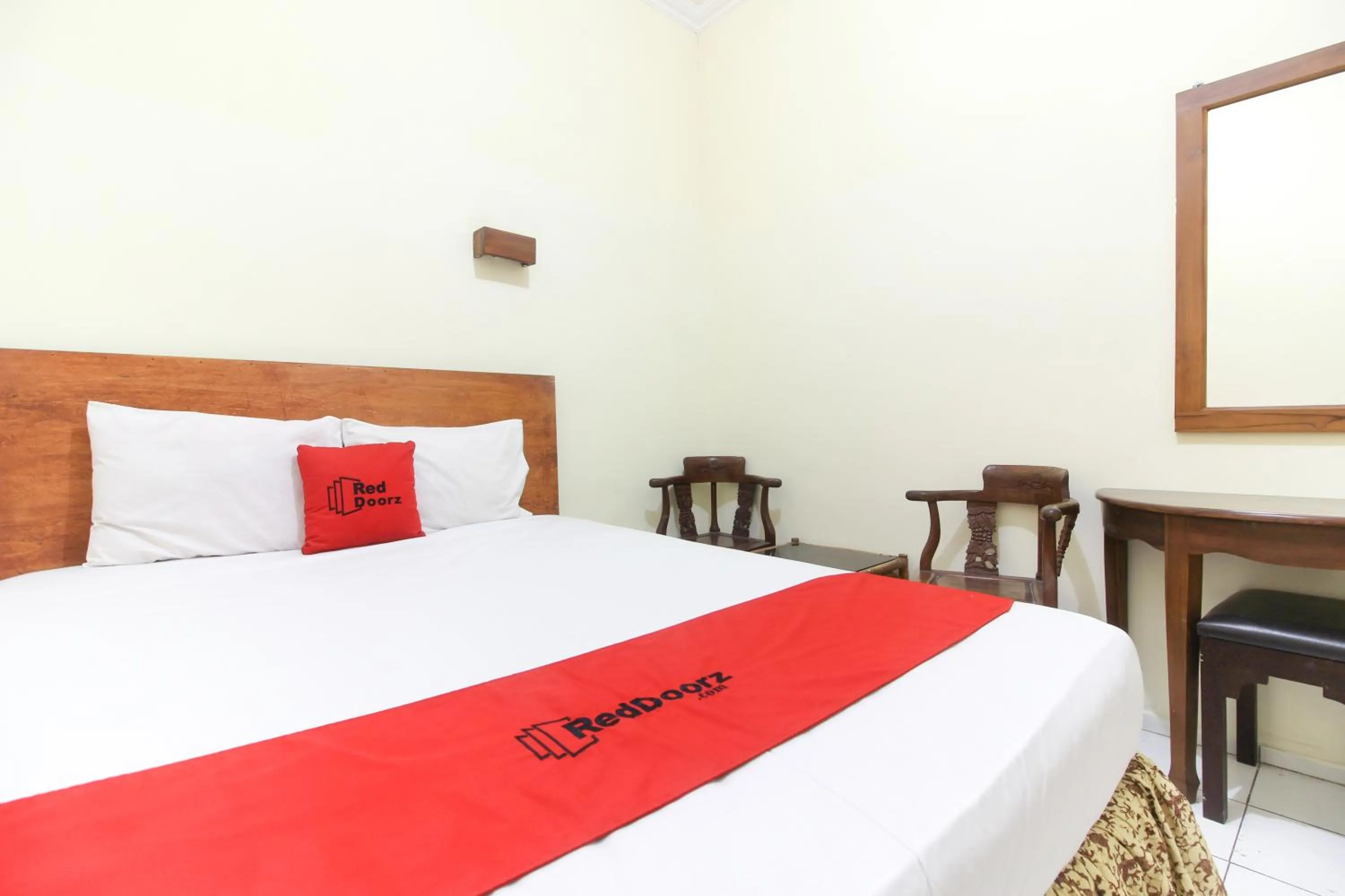 Bedroom, Bed in RedDoorz near Kranggan Tugu Jogja