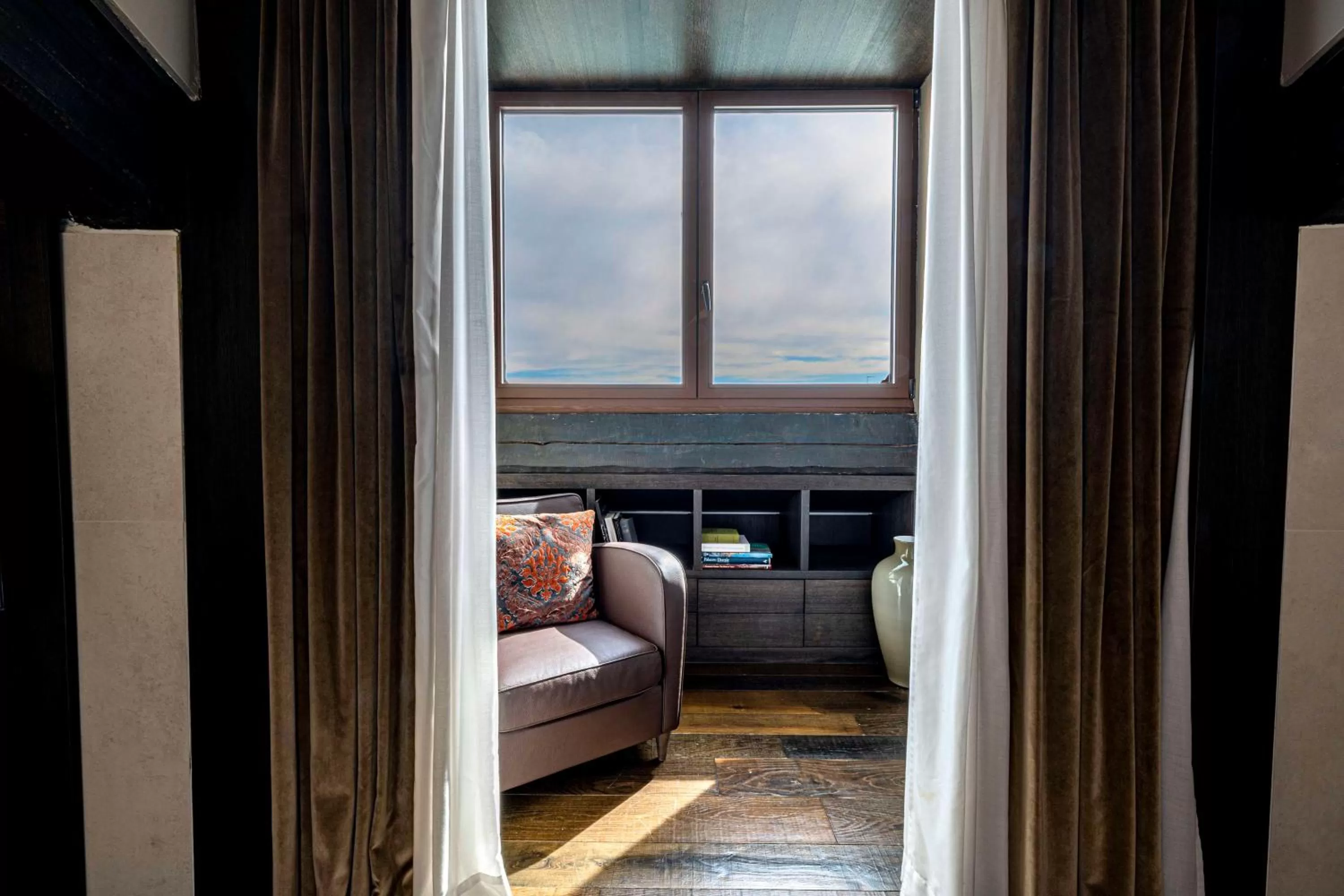 Photo of the whole room in Hyatt Centric Murano Venice