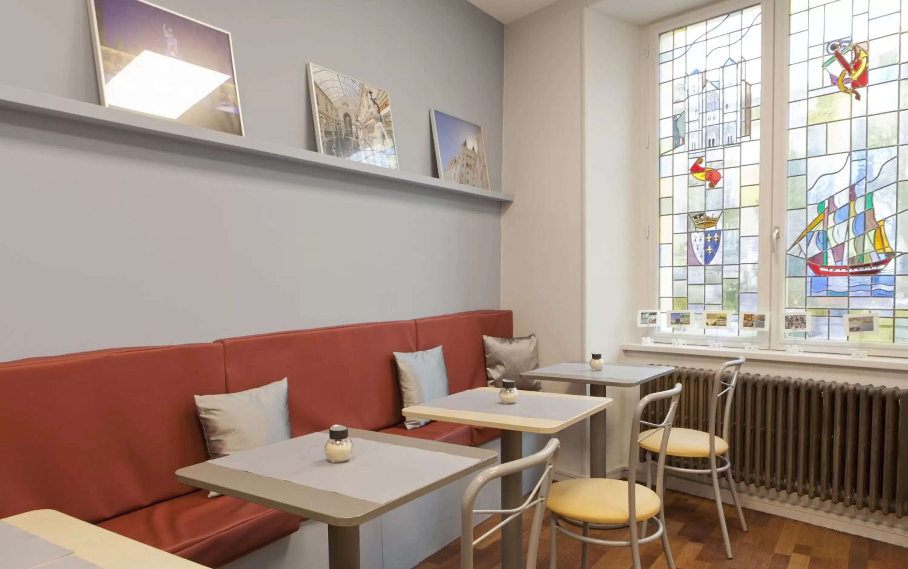 Restaurant/places to eat in Logis Hôtel Duquesne