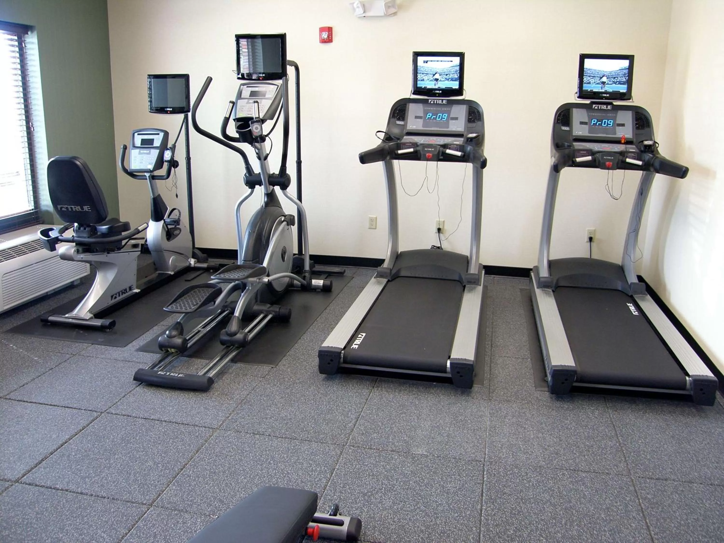 Fitness centre/facilities in Hampton Inn and Suites - Lincoln Northeast