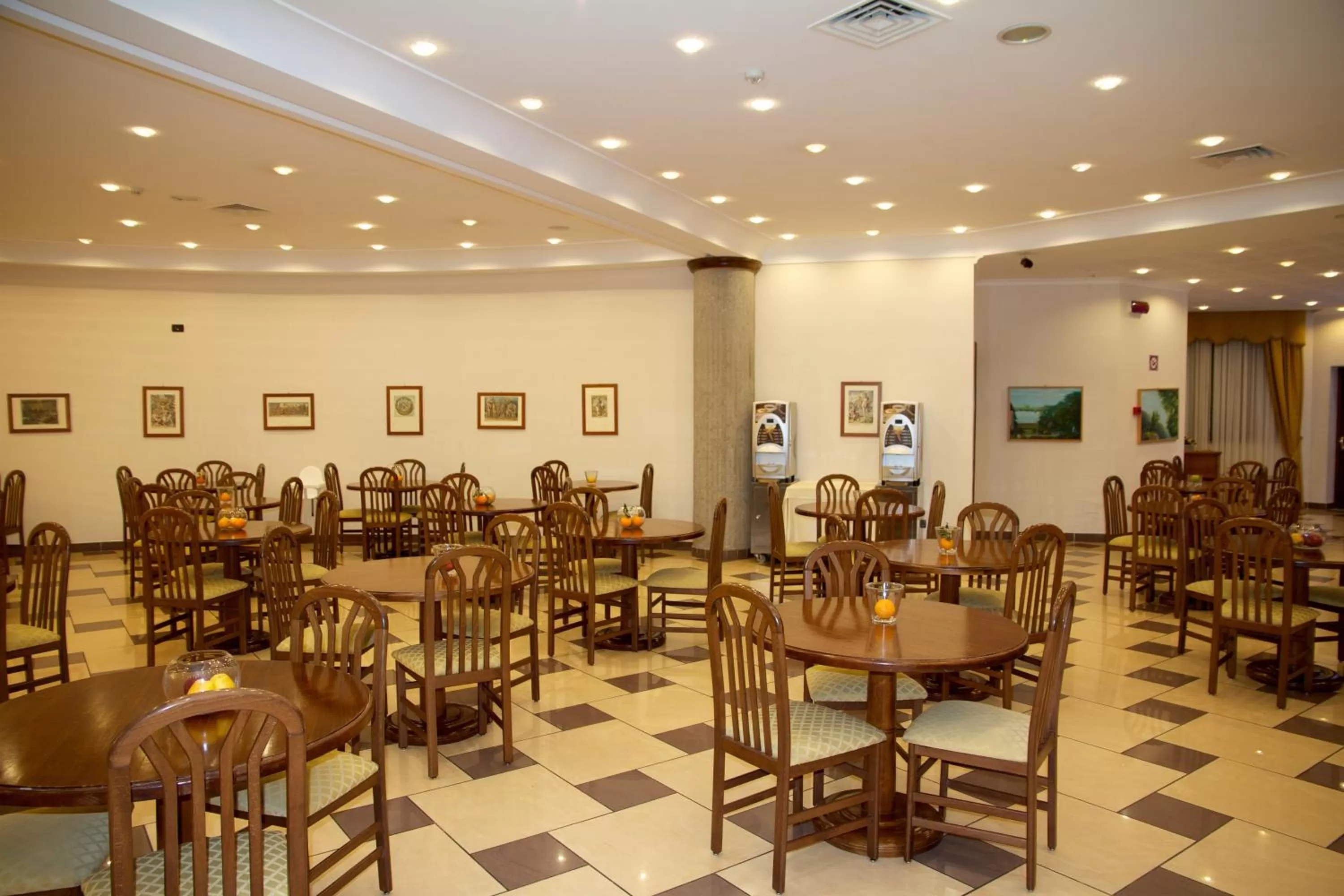 Restaurant/places to eat in Ulisse Deluxe Hostel