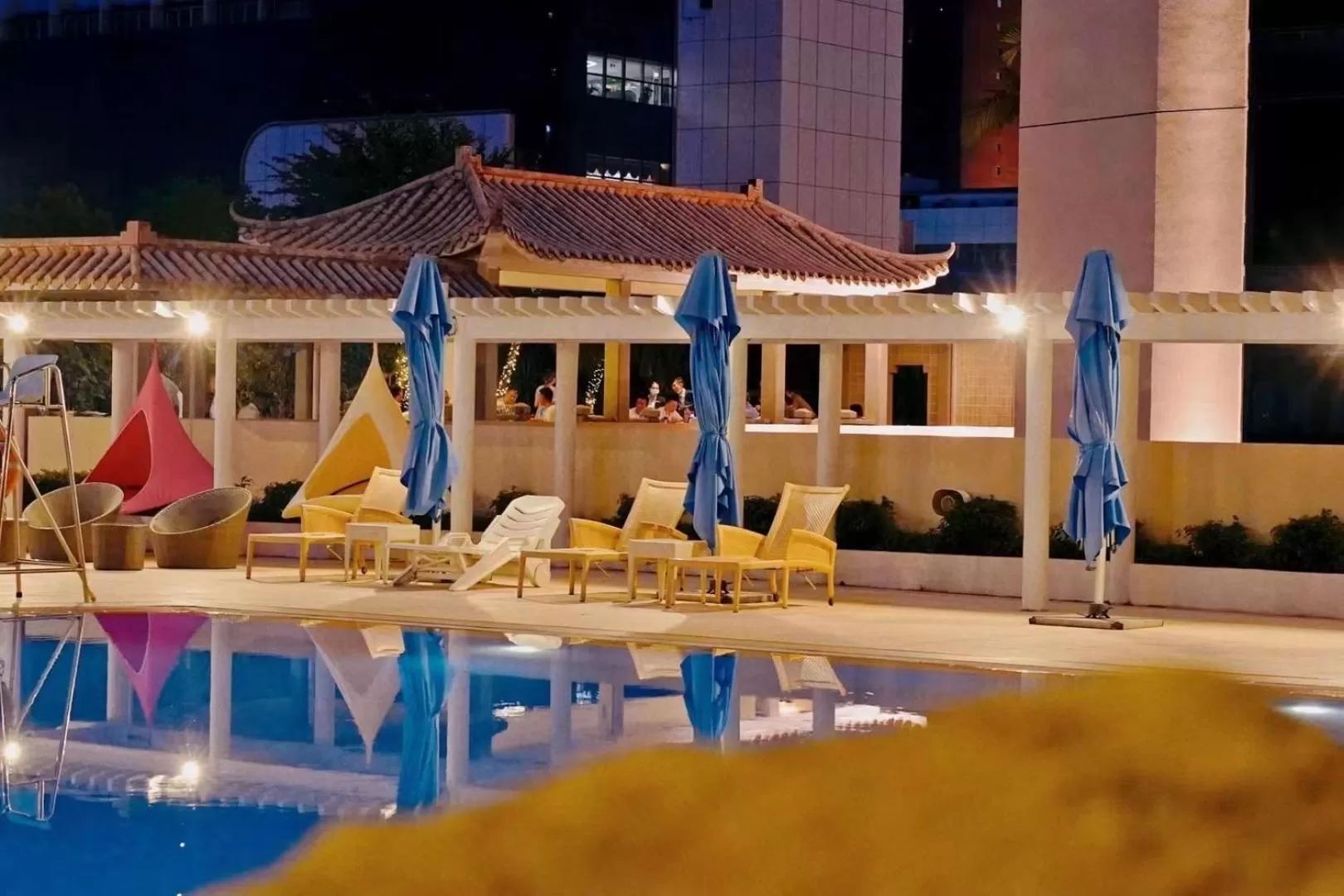 Swimming pool in Shangri-La Shenzhen - Nearby Luohu Border, Outdoor Swimming Pool