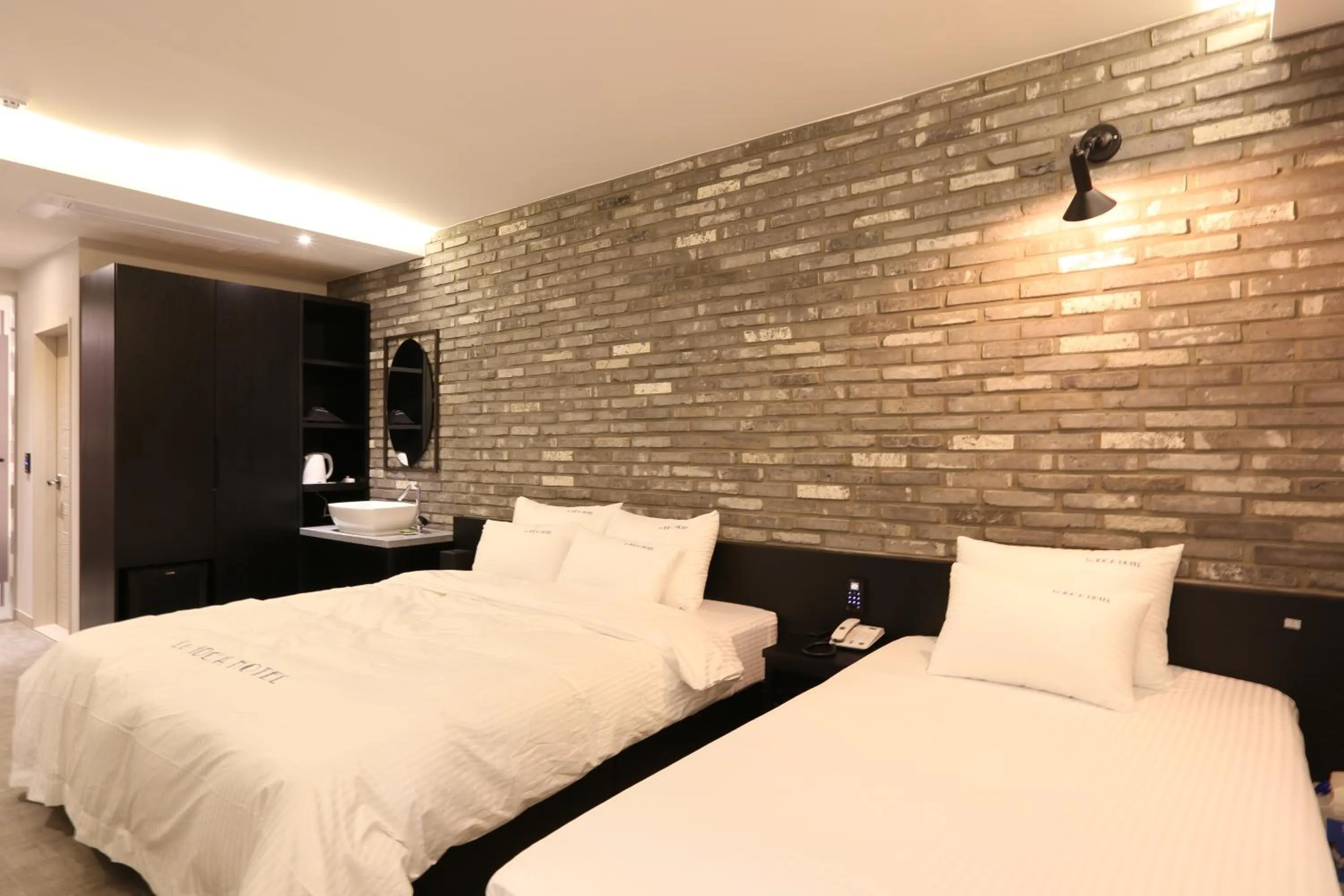 Decorative detail, Bed in Le Idea Hotel Busan Station