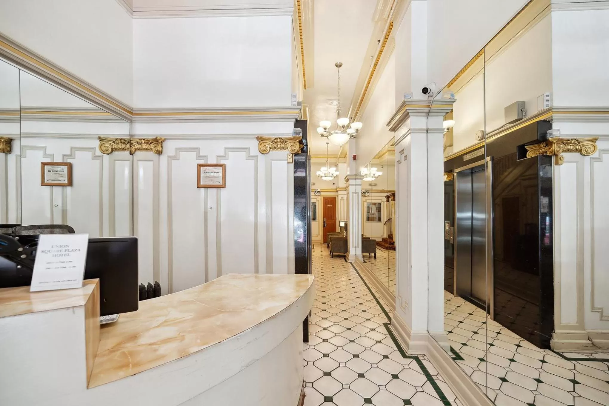 Lobby or reception in Union Square Plaza Hotel