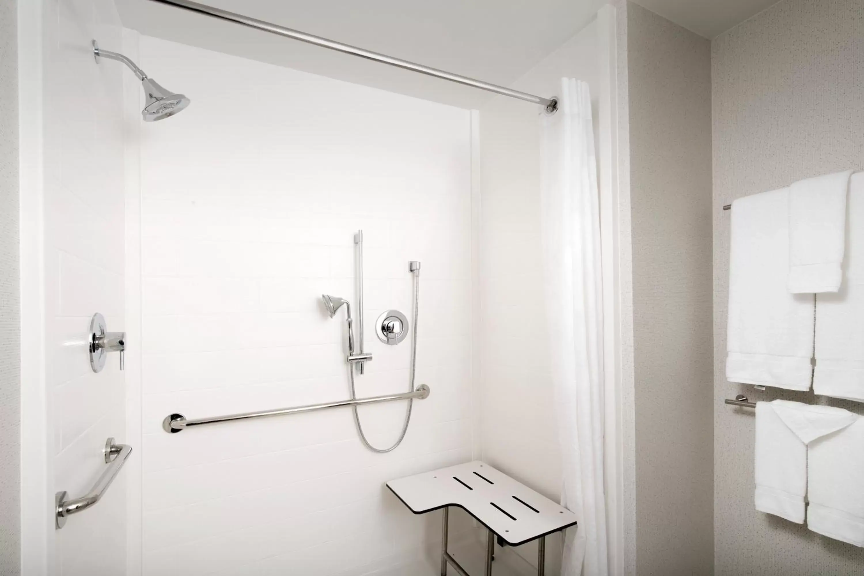 King Room - Hearing Accessible - Roll-in Shower in Holiday Inn Express & Suites San Antonio North-Windcrest, an IHG Hotel King Room - Hearing Accessible - Roll-in Shower in Holiday Inn Express & Suites San Antonio North-Windcrest, an IHG Hotel