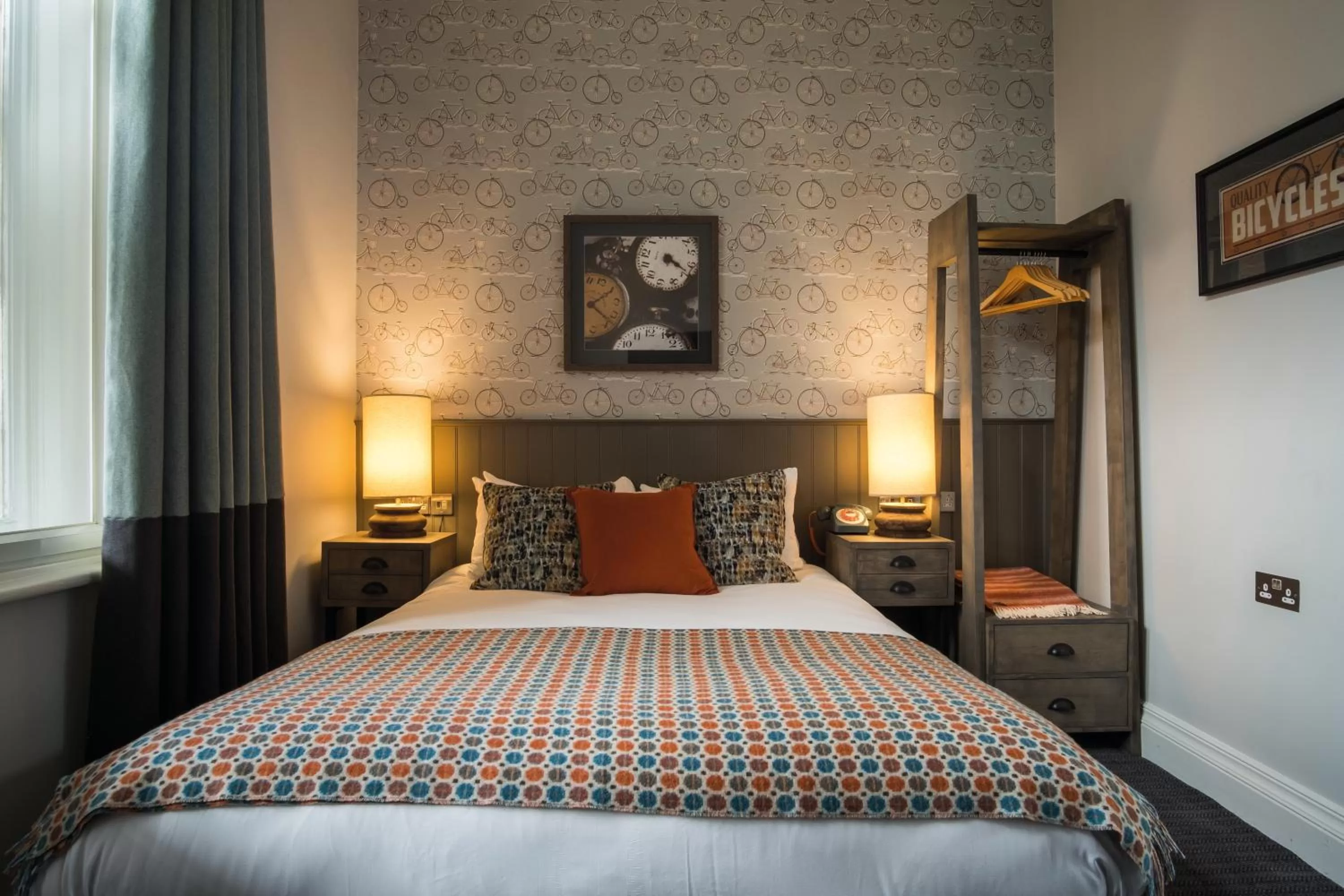 Bedroom, Bed in Toll House Inn