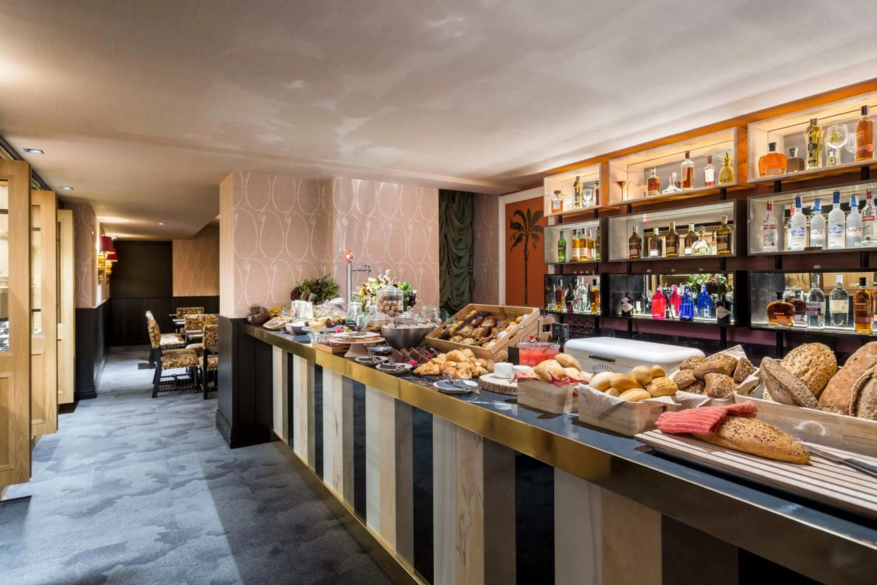 Food and drinks in Room Mate Collection Alba, Madrid