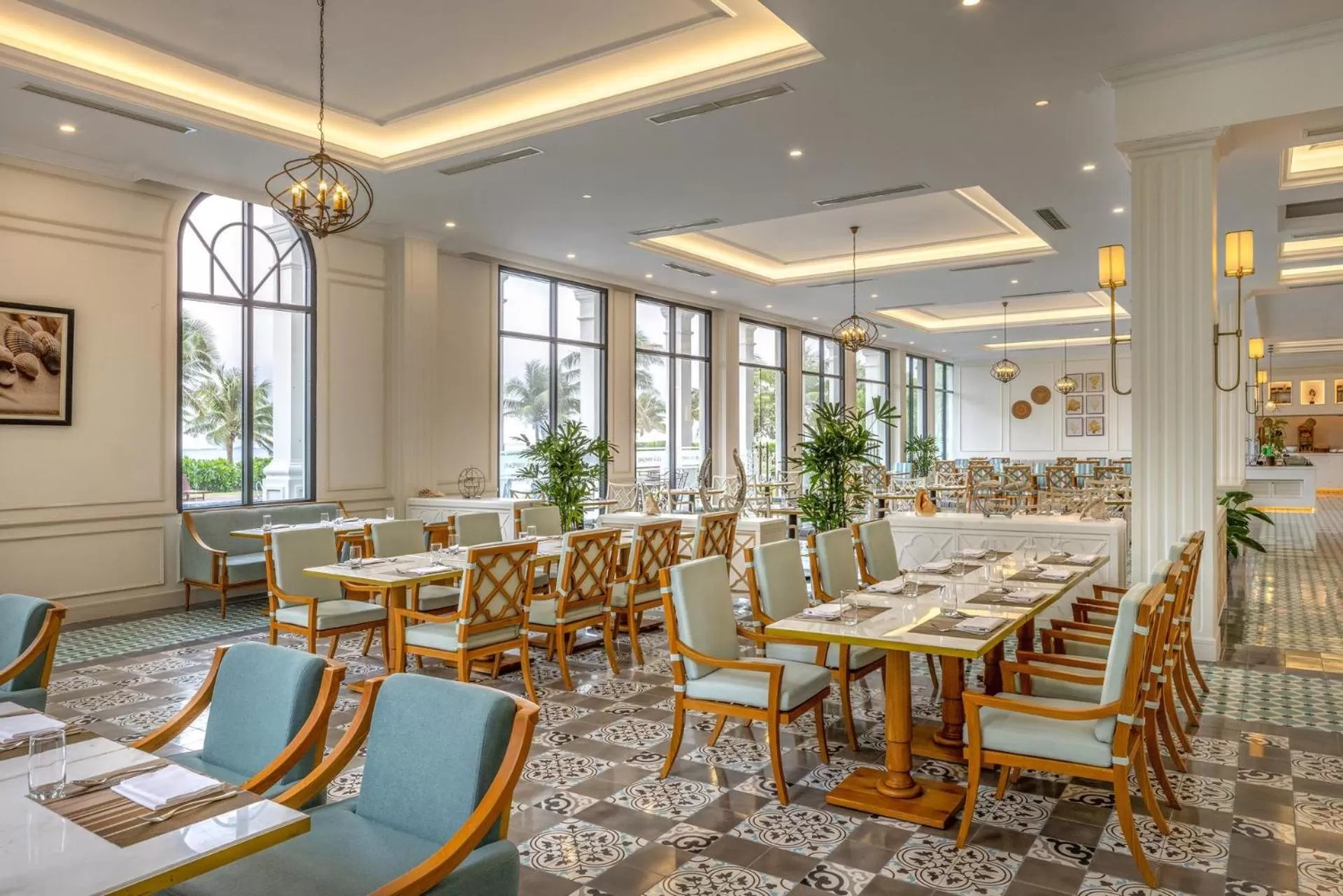 Restaurant/places to eat in Meliá Vinpearl Cam Ranh Beach Resort