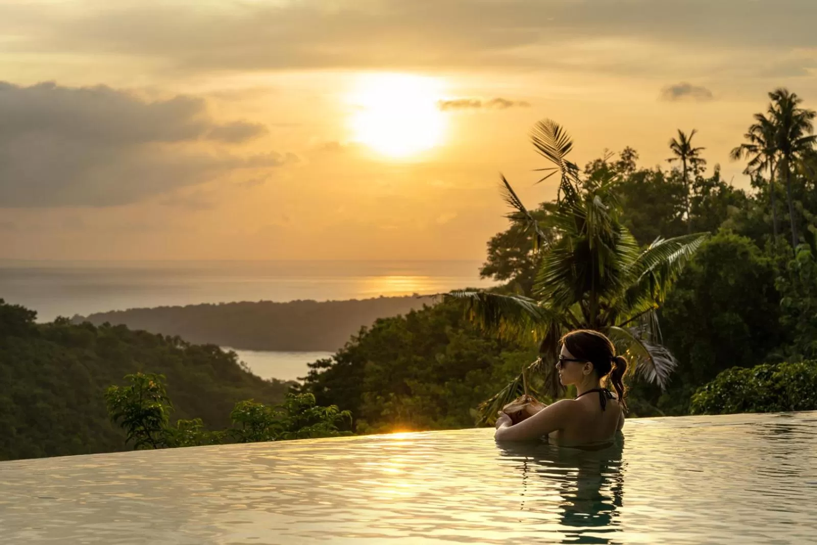 Swimming pool in Tanah Damai Hotel