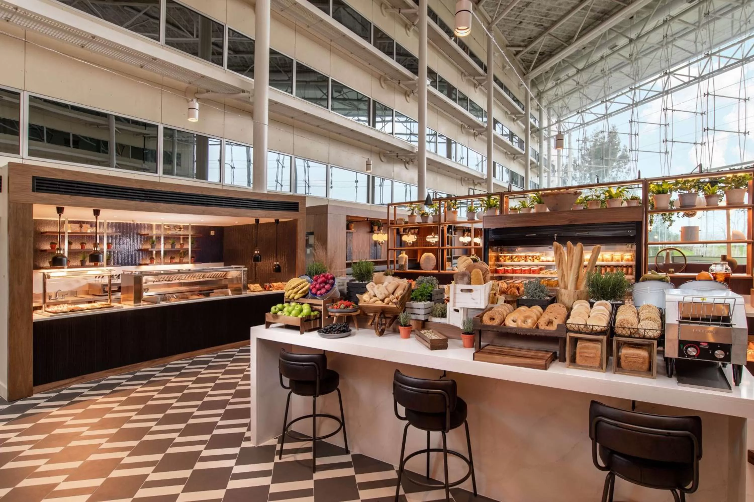 Breakfast in Hilton London Heathrow Airport