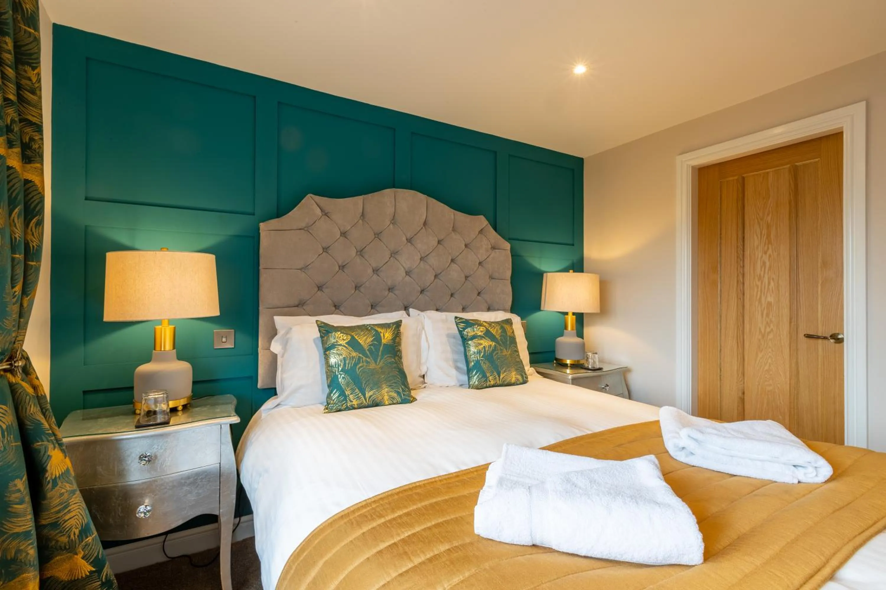 Bed in Holly Lodge Guest House with FREE off site health club